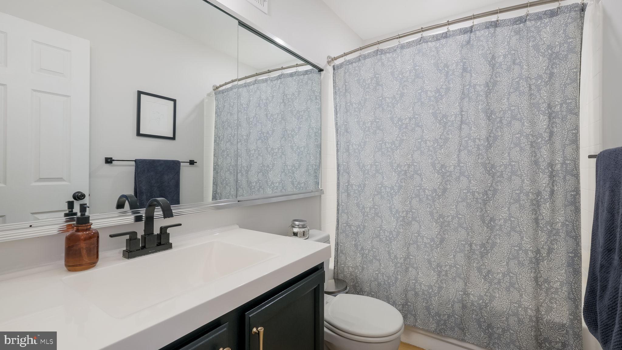 CHARING CROSS - Residential