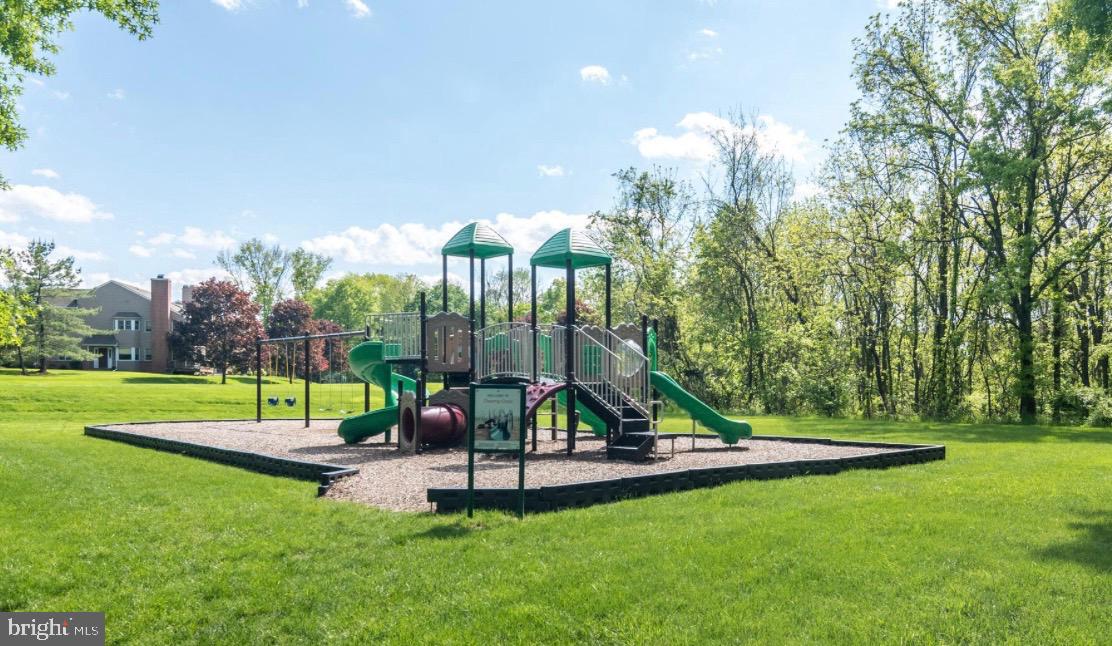 CHARING CROSS - Residential