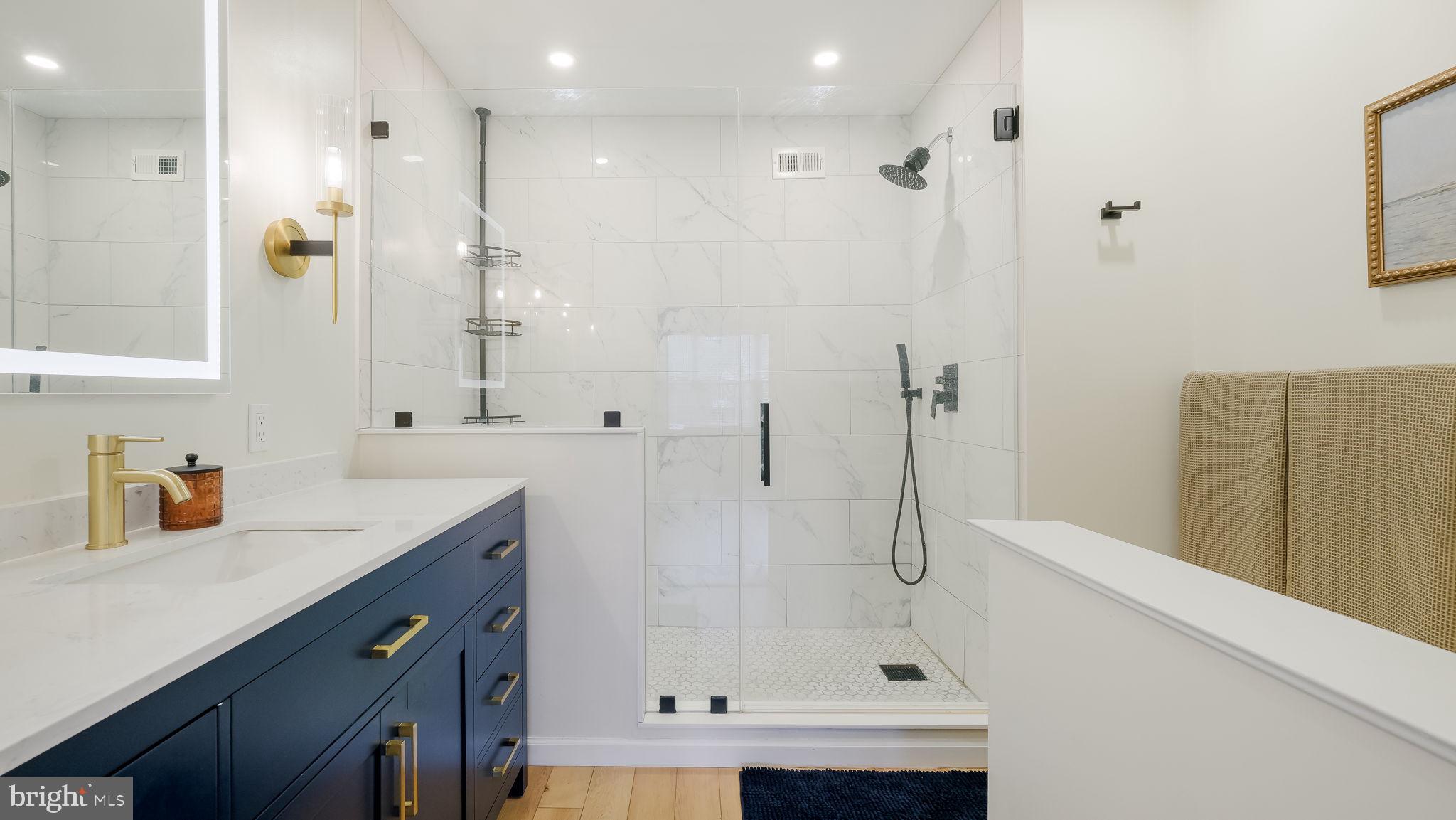 CHARING CROSS - Residential