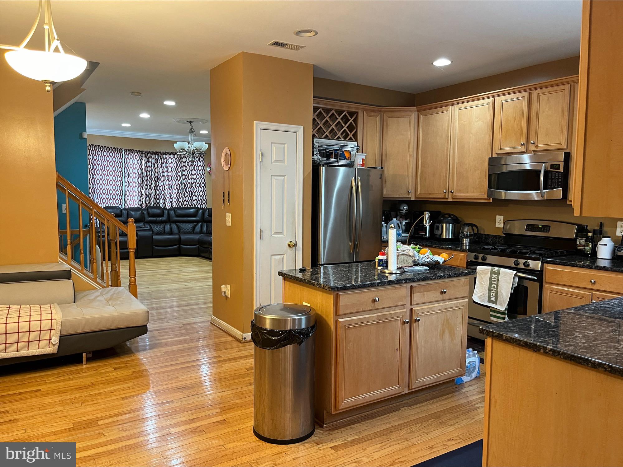 RIVER OAKS - Residential