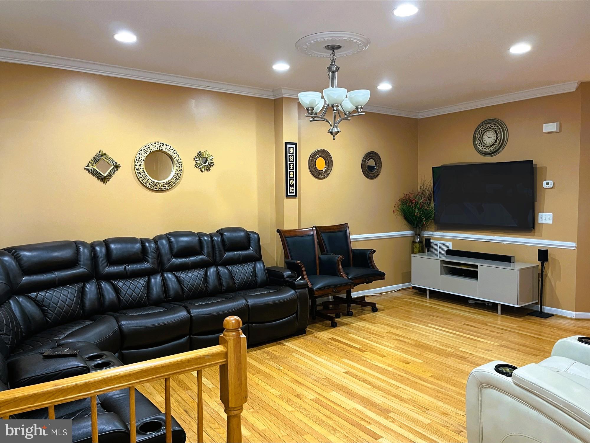 RIVER OAKS - Residential