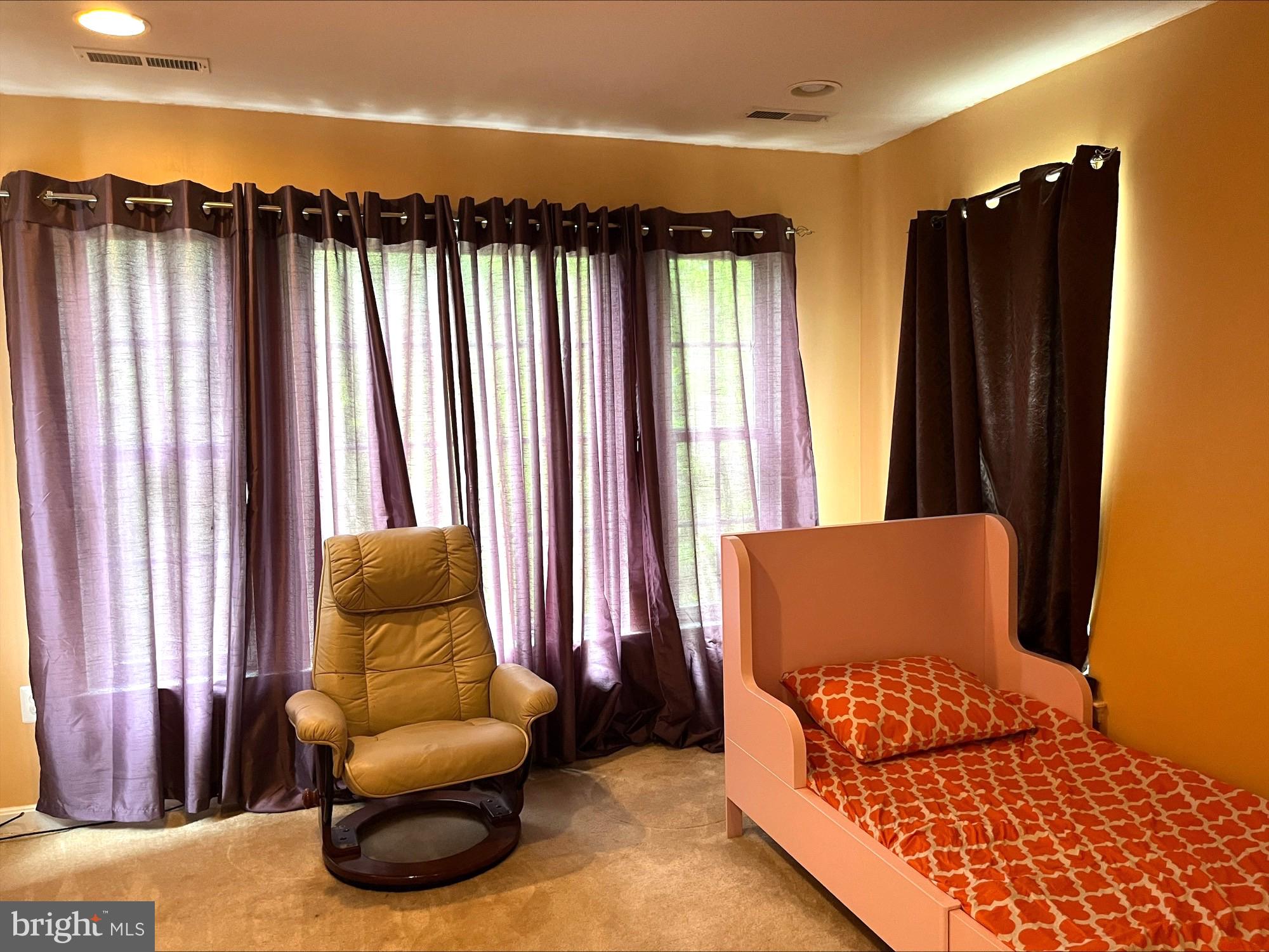 RIVER OAKS - Residential