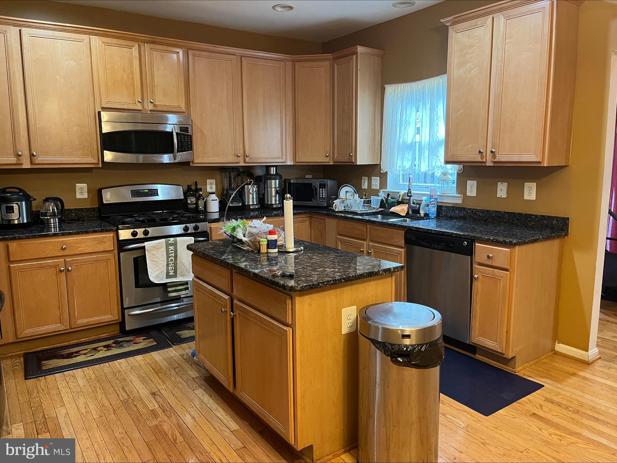 RIVER OAKS - Residential