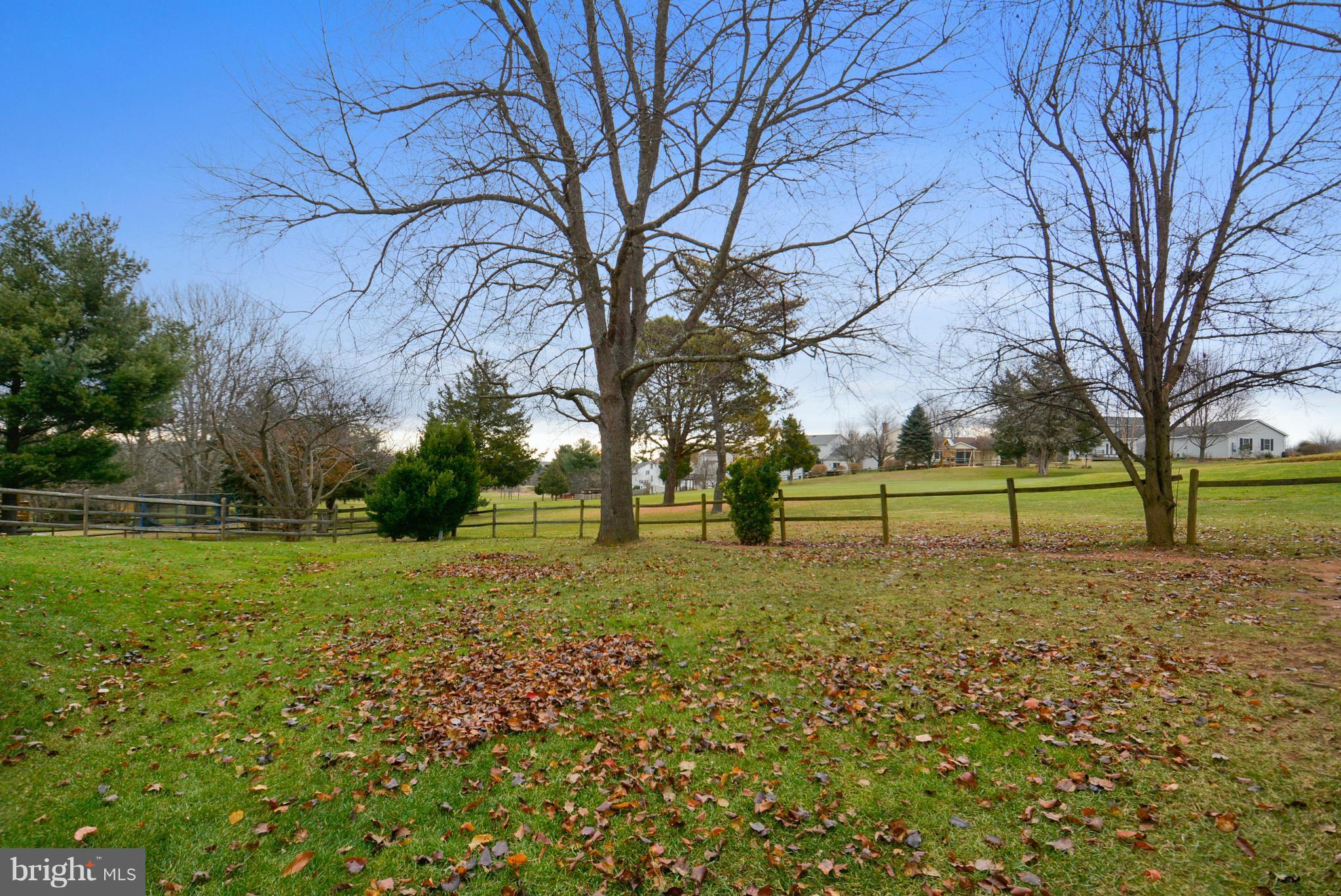LEESBURG COUNTRY CLUB - Residential