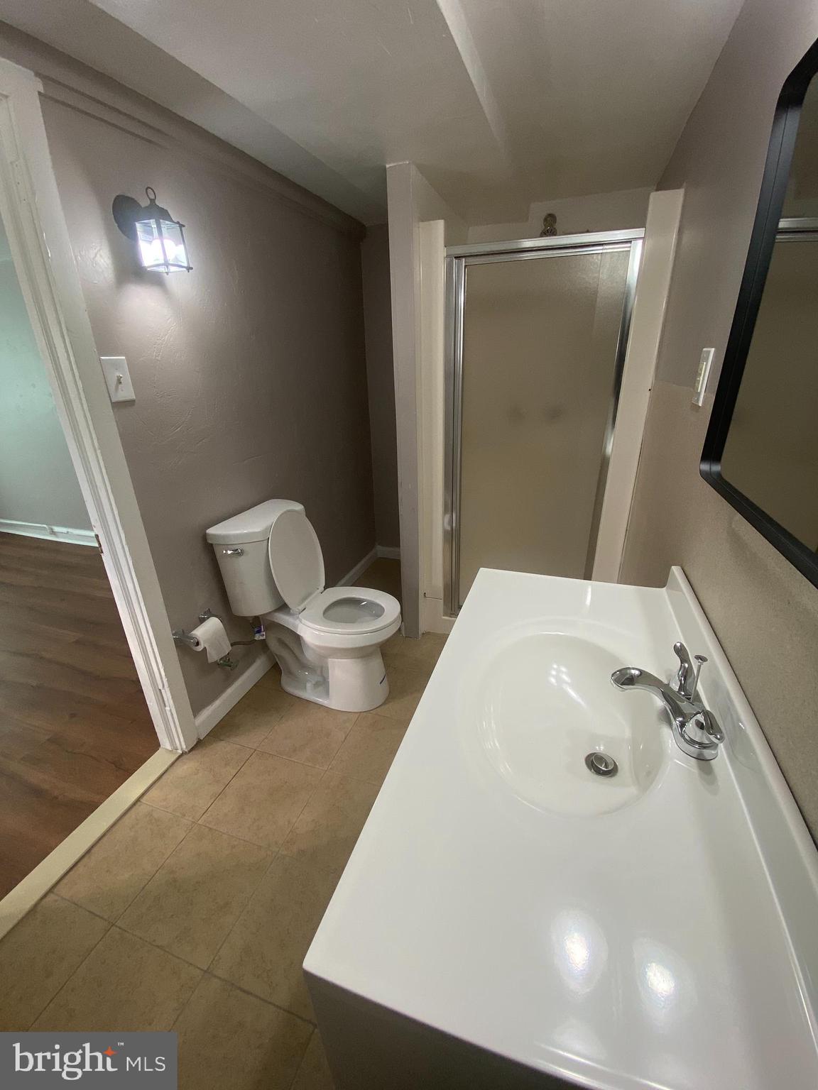 WEST OAK LANE - Residential Lease