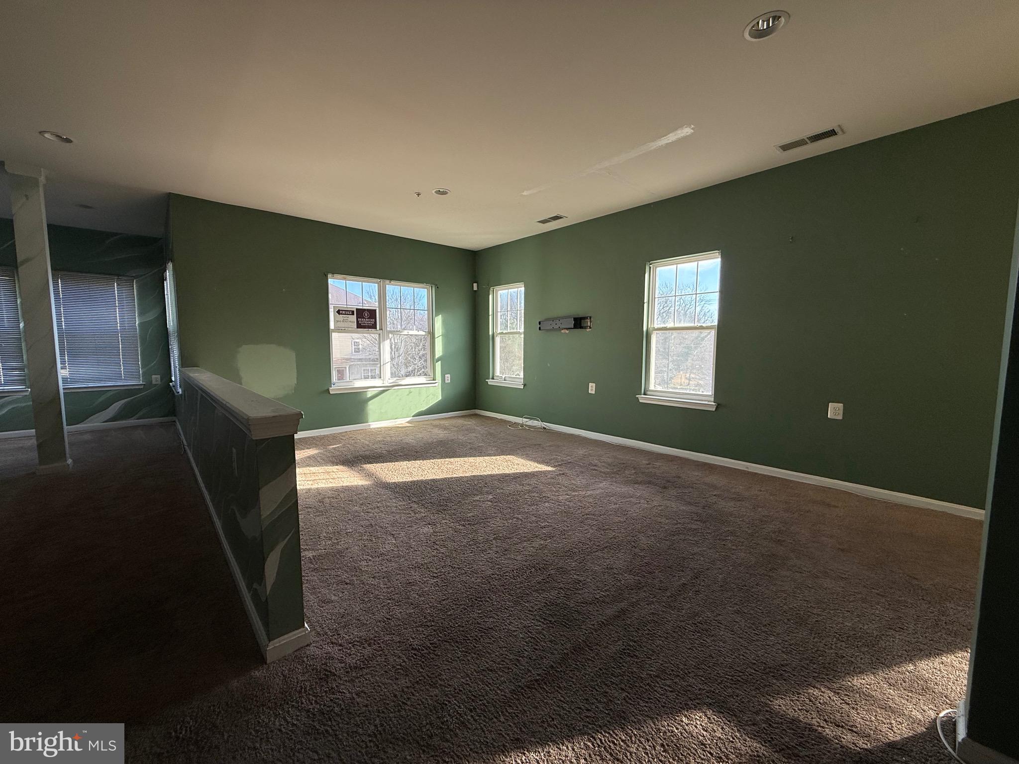 WINDSOR CROSSING - Residential