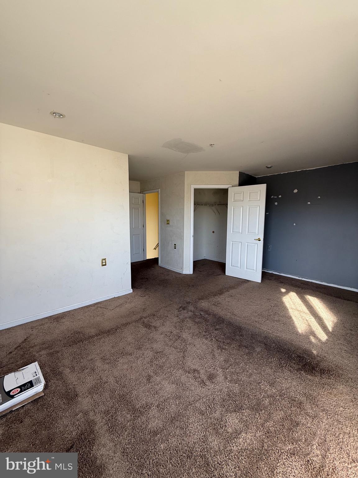 WINDSOR CROSSING - Residential