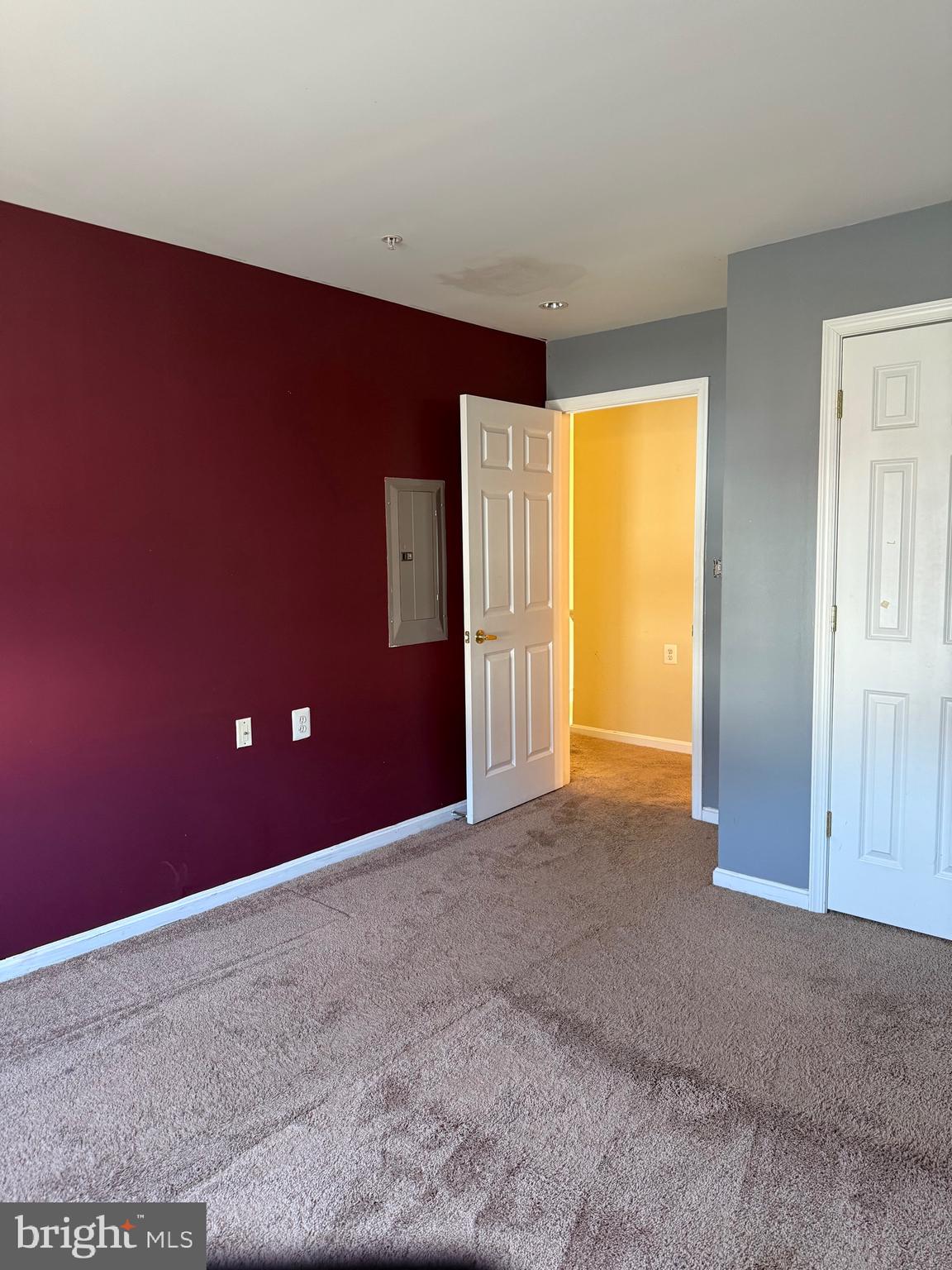 WINDSOR CROSSING - Residential