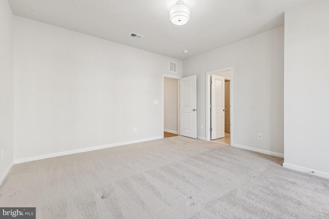 POTOMAC STATION MARKETPLACE - Residential Lease