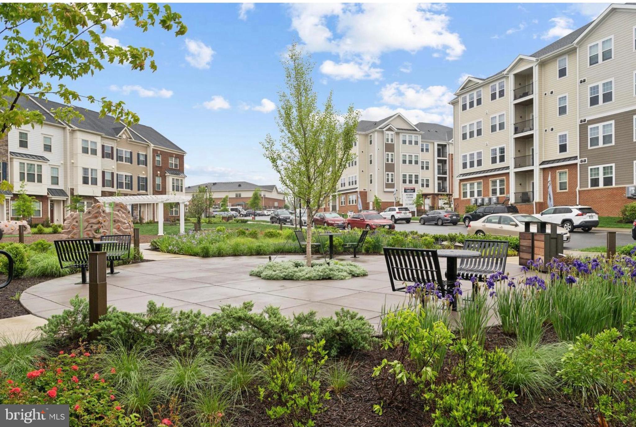 POTOMAC STATION MARKETPLACE - Residential Lease