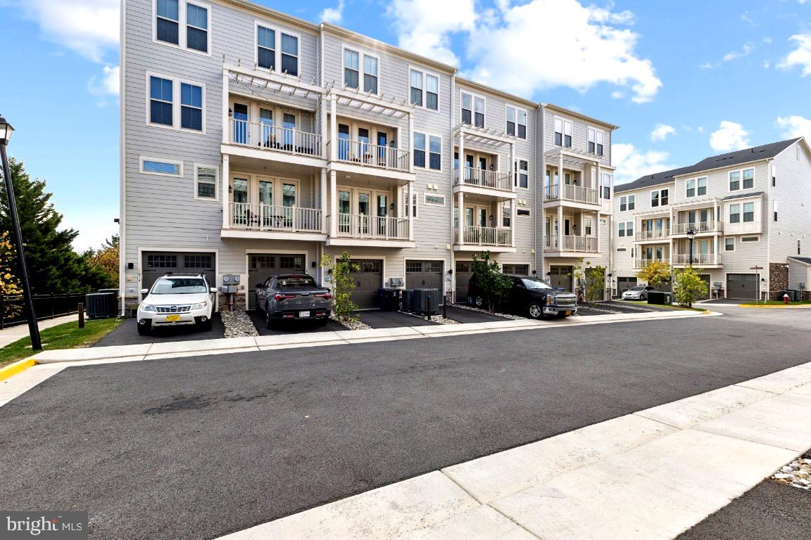 POTOMAC STATION MARKETPLACE - Residential Lease