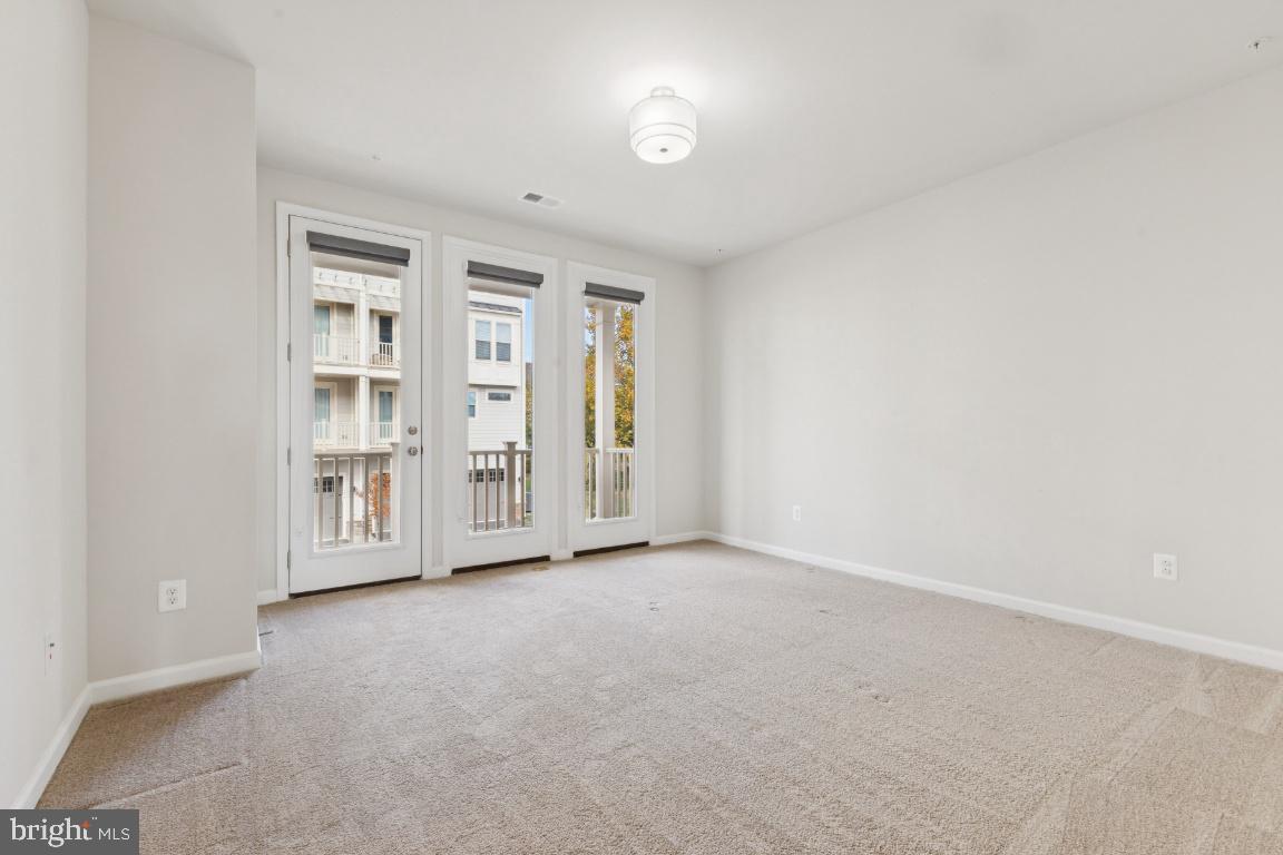 POTOMAC STATION MARKETPLACE - Residential Lease