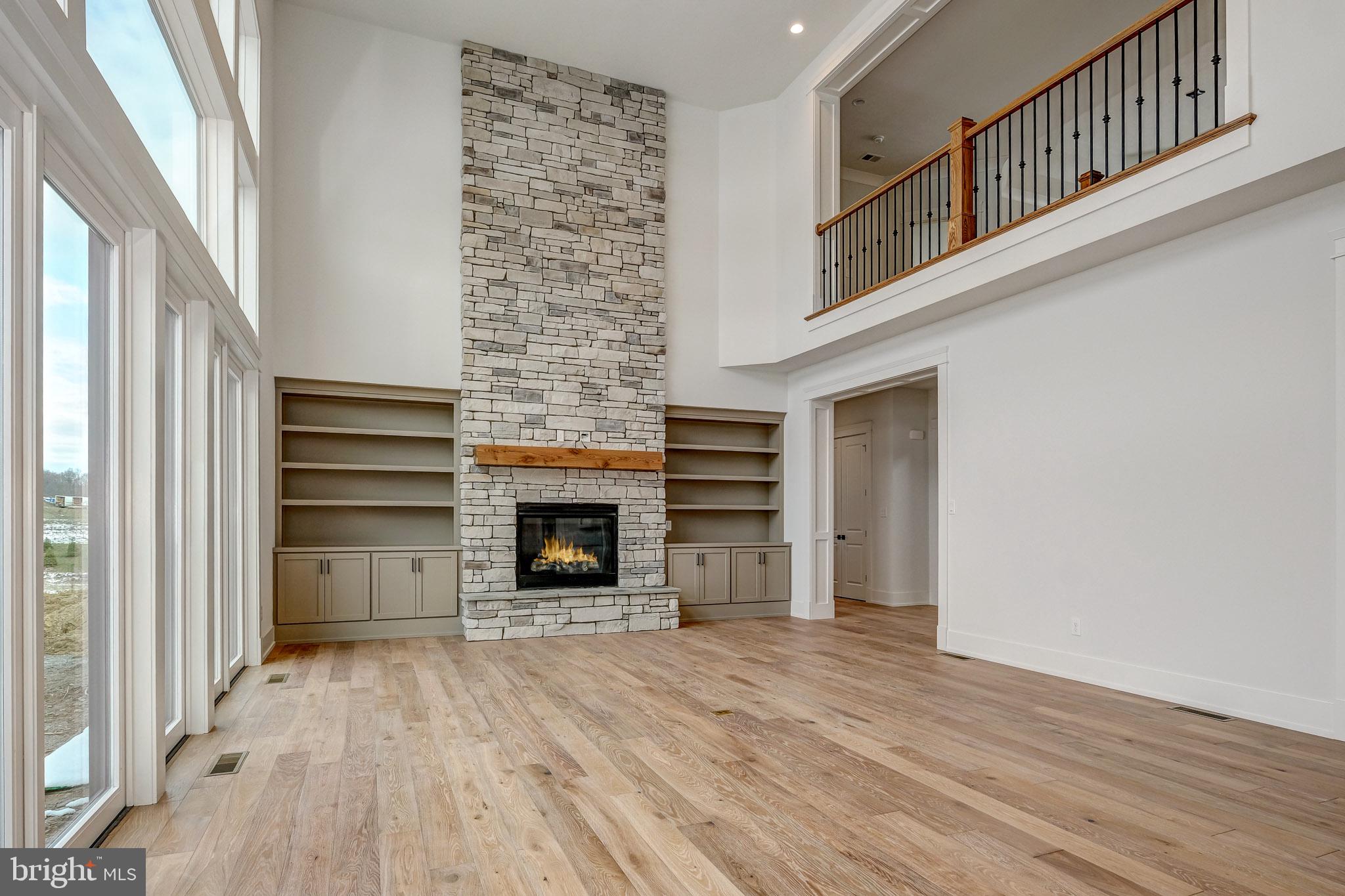 GARNET POINTE - Residential