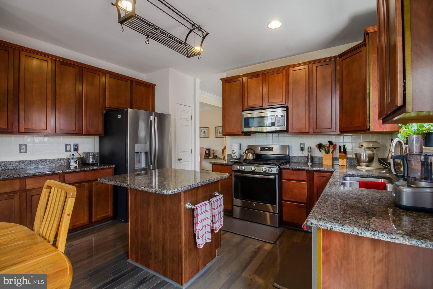 ECKER'S HOLLOW - Residential