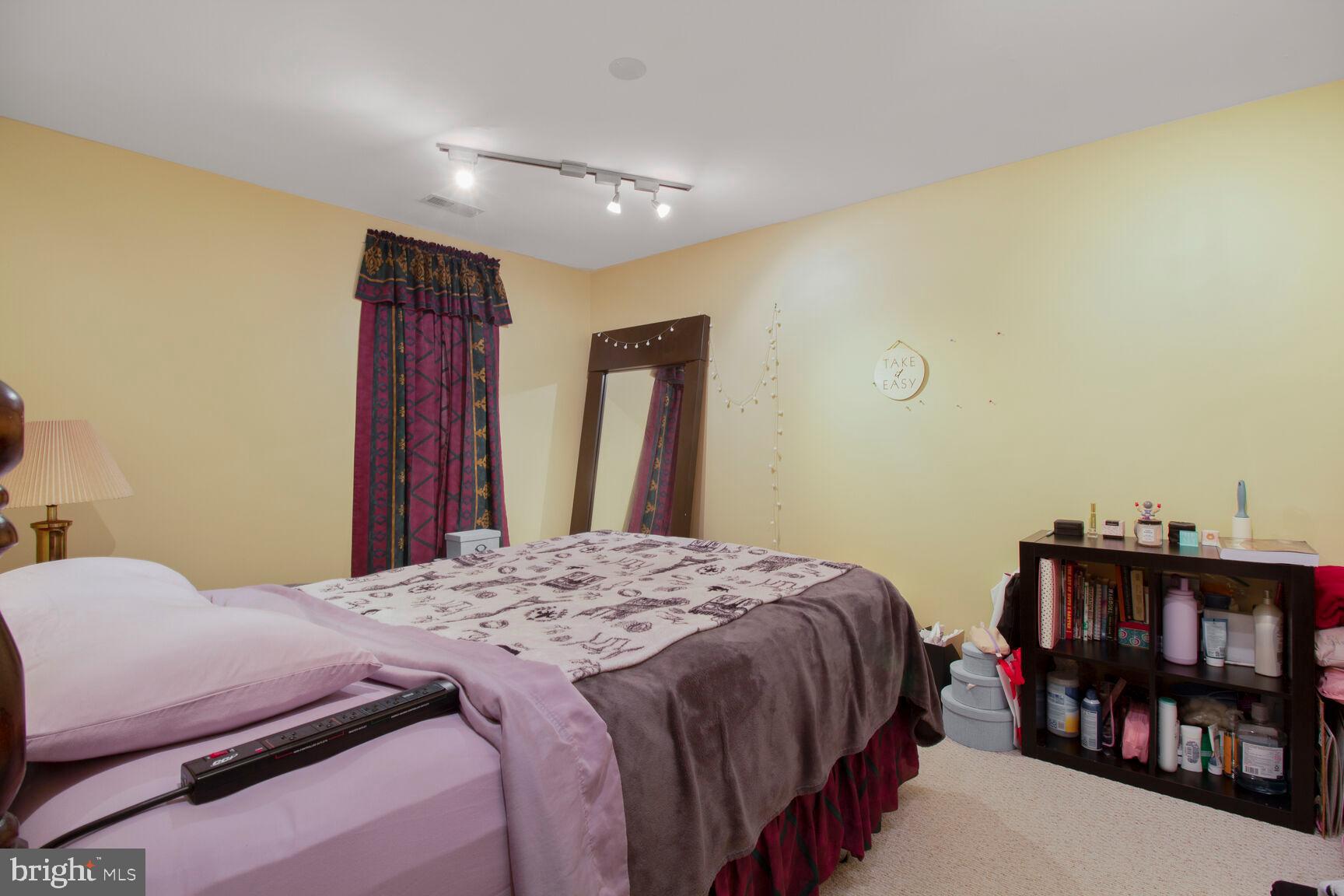 ECKER'S HOLLOW - Residential