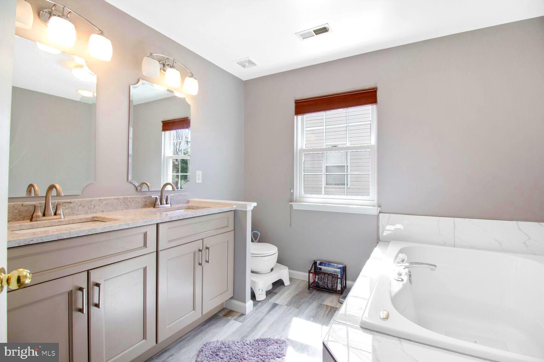 ECKER'S HOLLOW - Residential