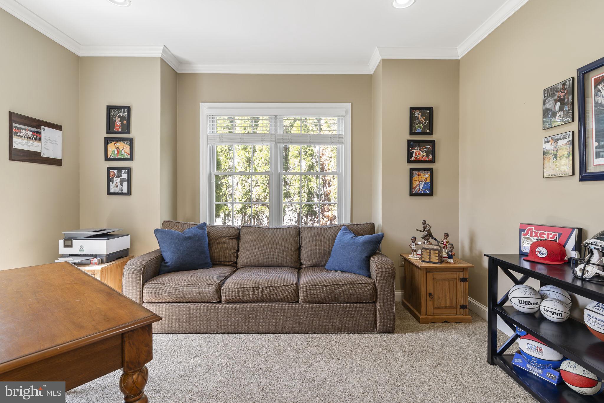 HORSHAM CHASE - Residential