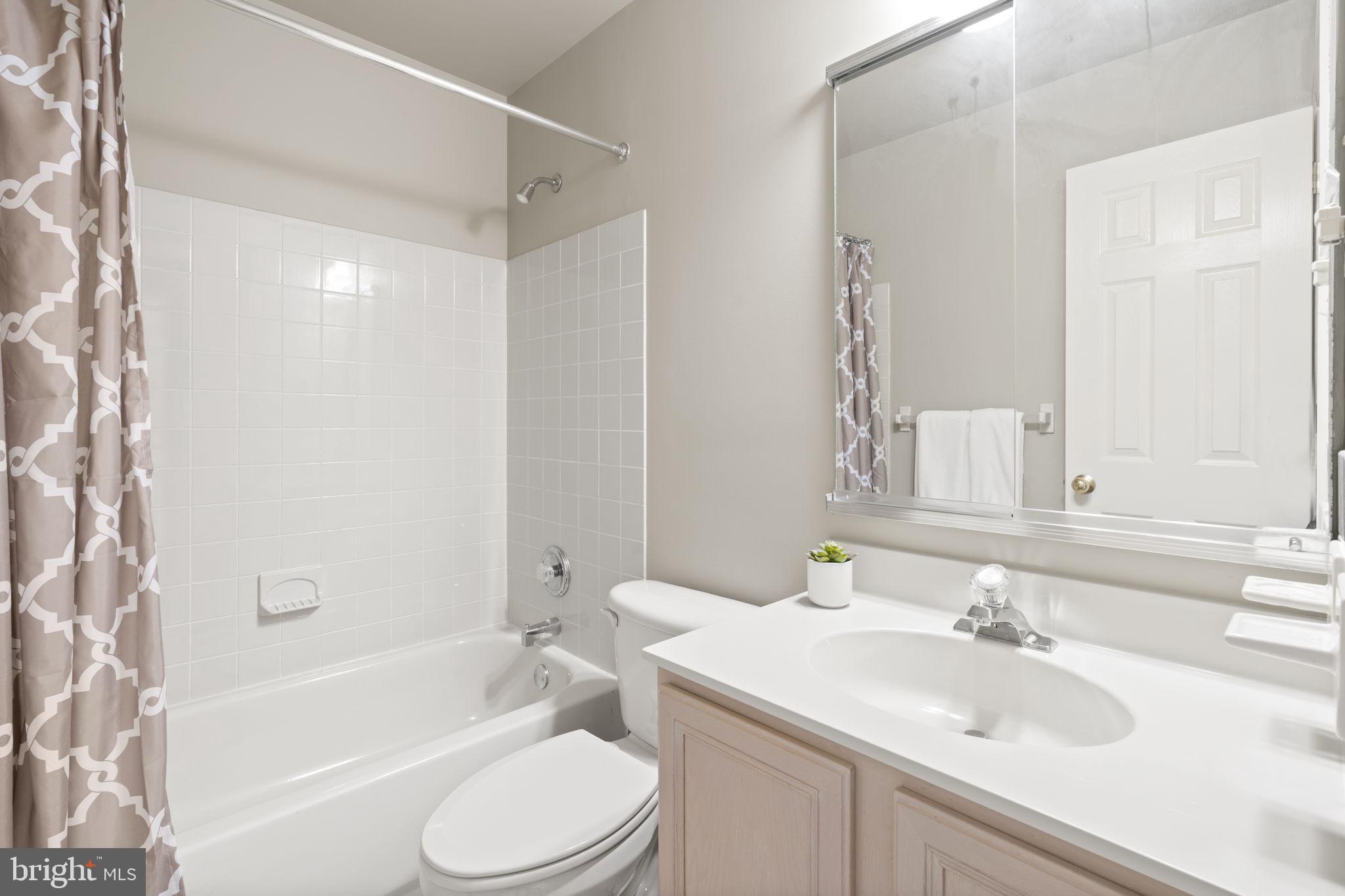 HORSHAM CHASE - Residential