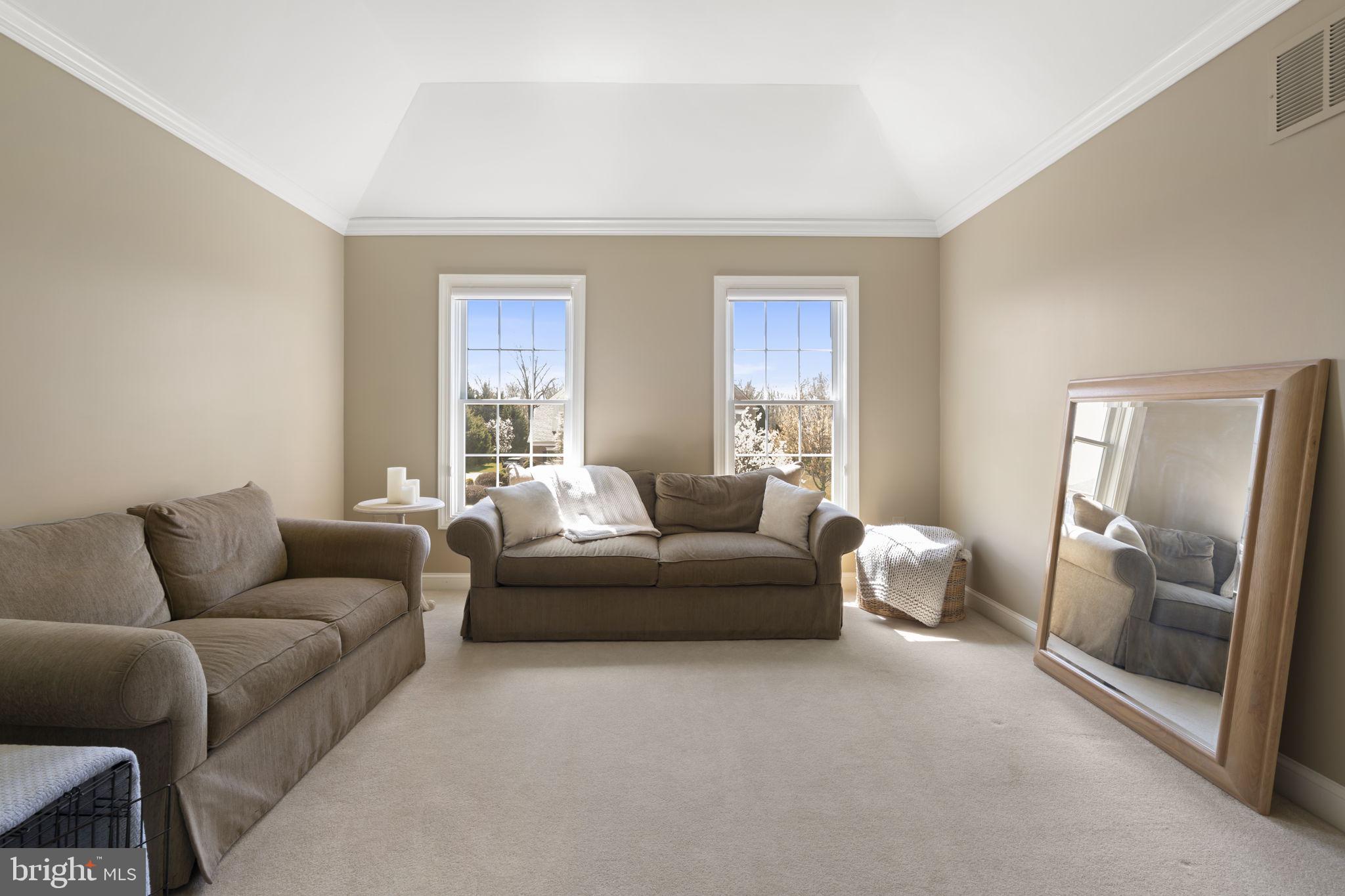 HORSHAM CHASE - Residential