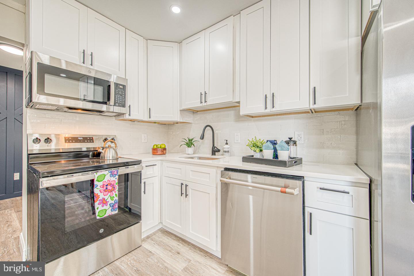 SUMMIT HOUSE - Residential