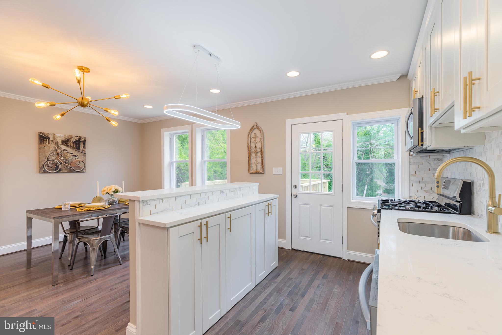 WINDSOR HILLS - Residential