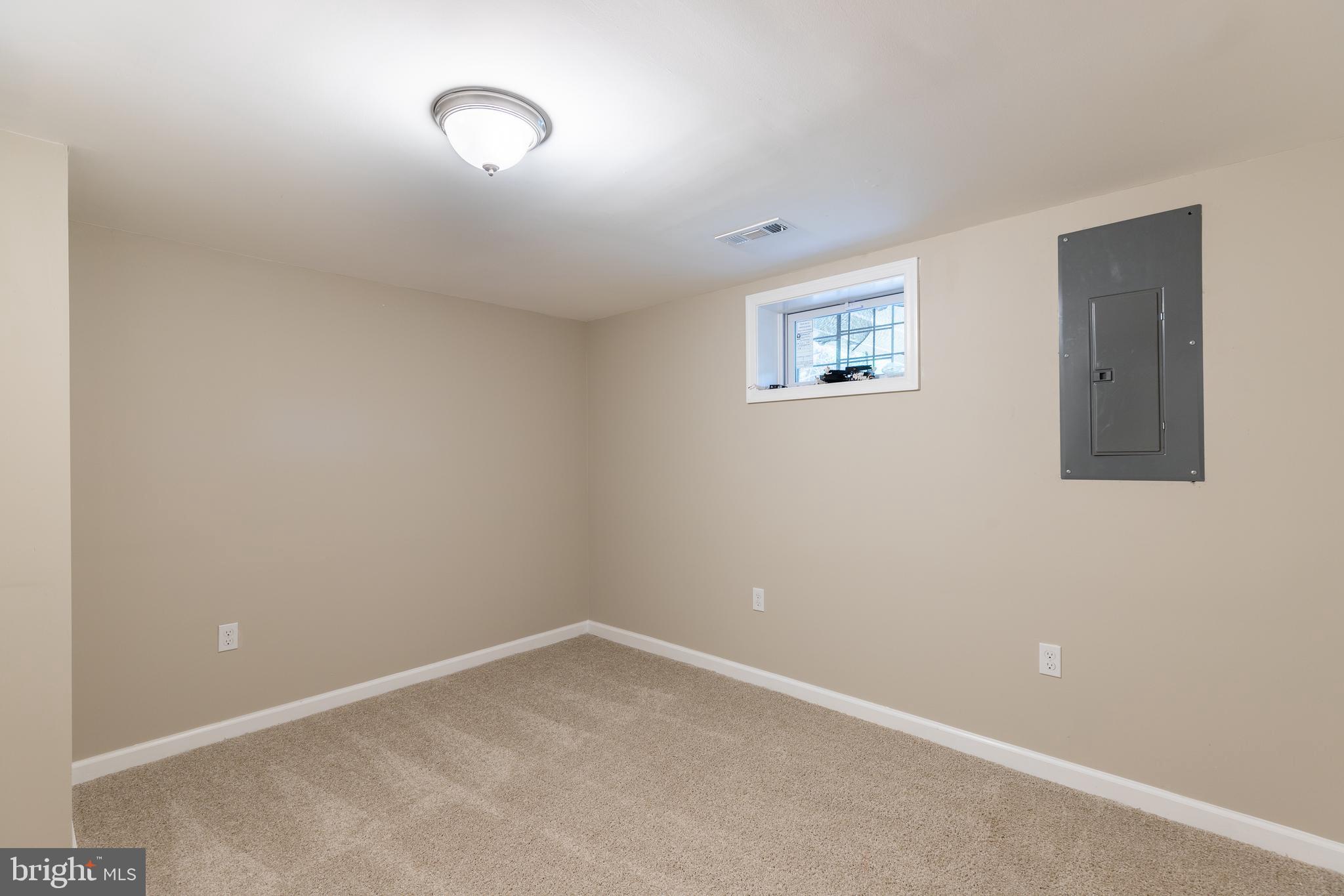 WINDSOR HILLS - Residential