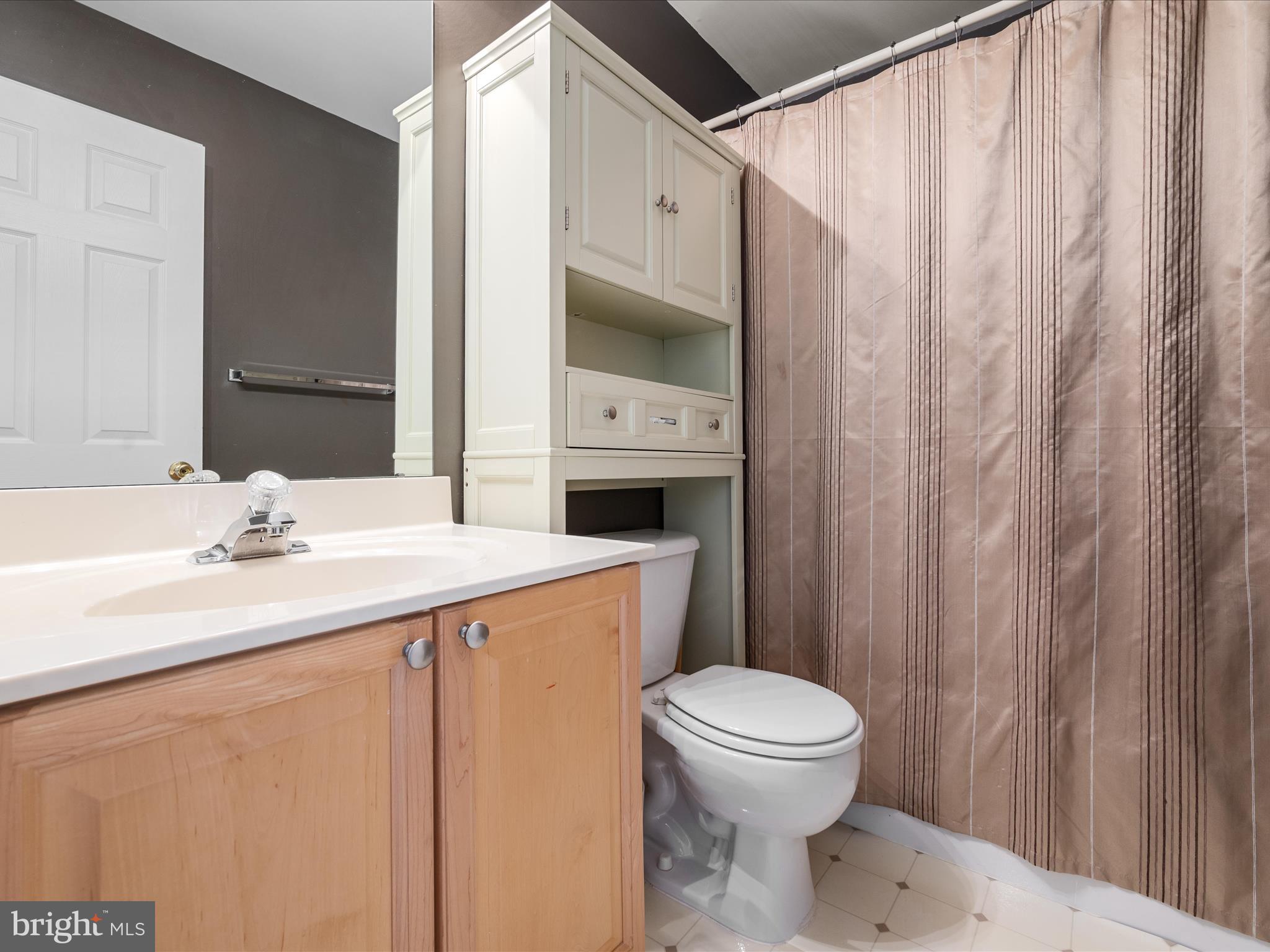 LOCUST HILL - Residential