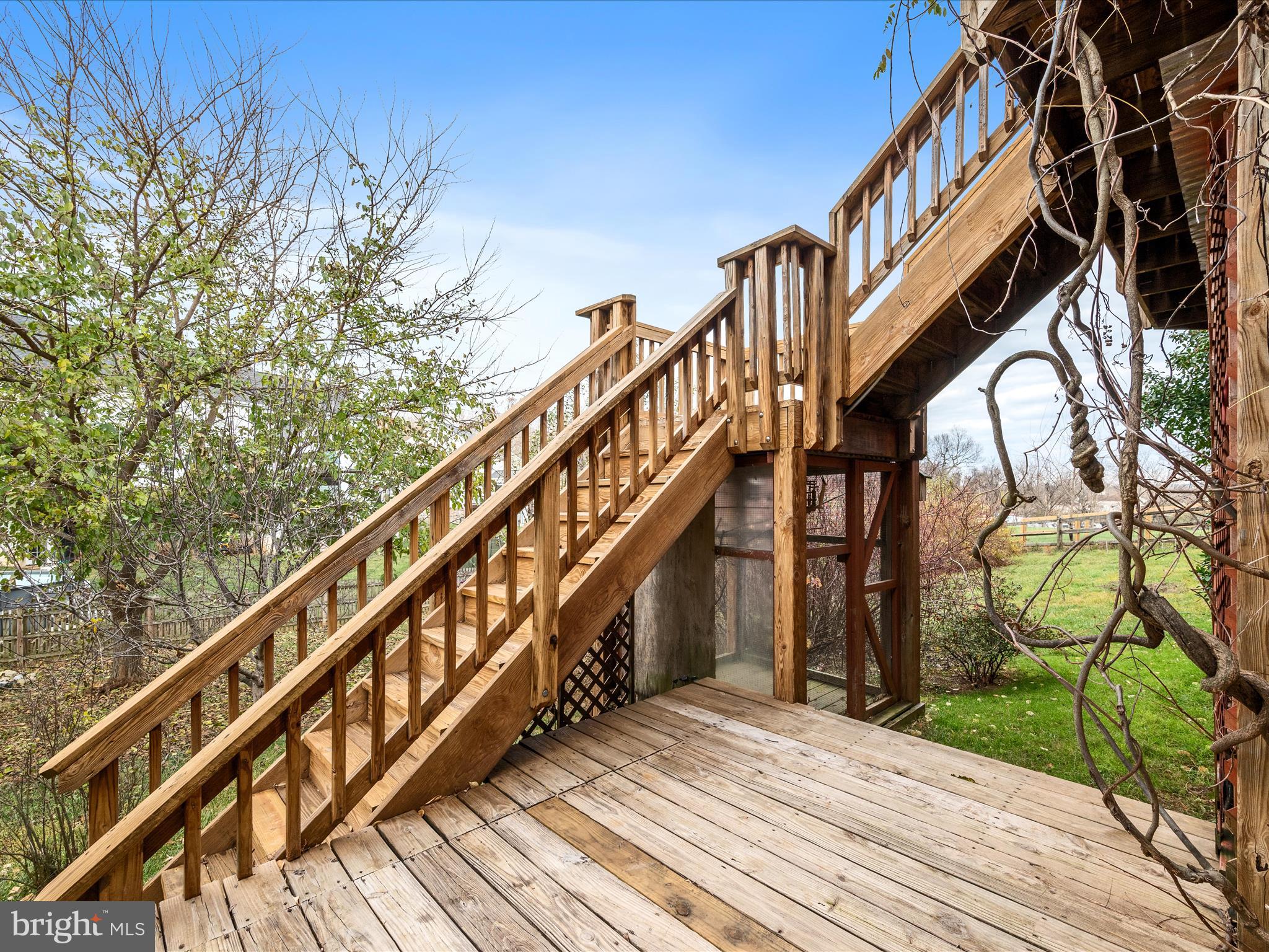 LOCUST HILL - Residential