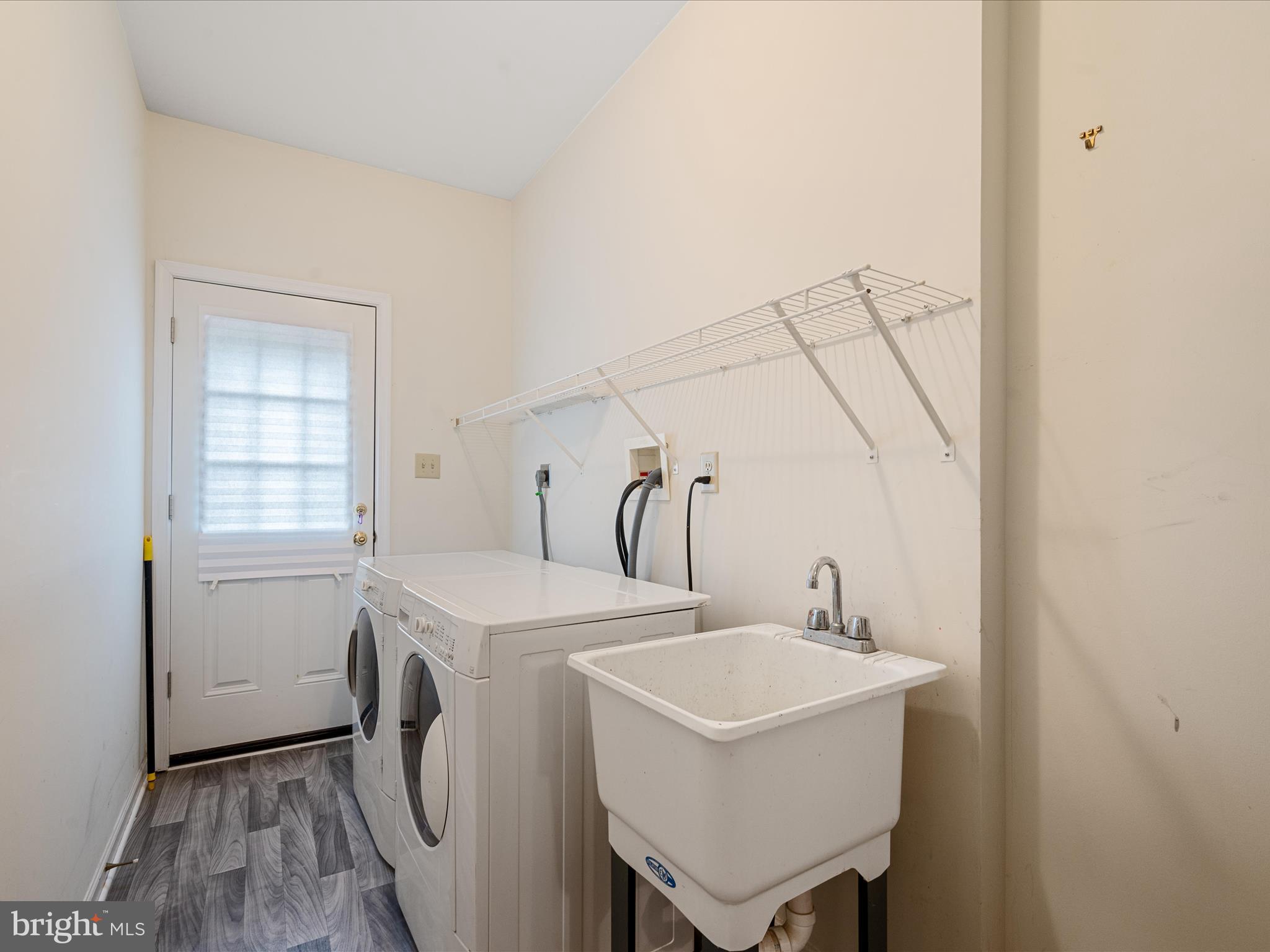 LOCUST HILL - Residential