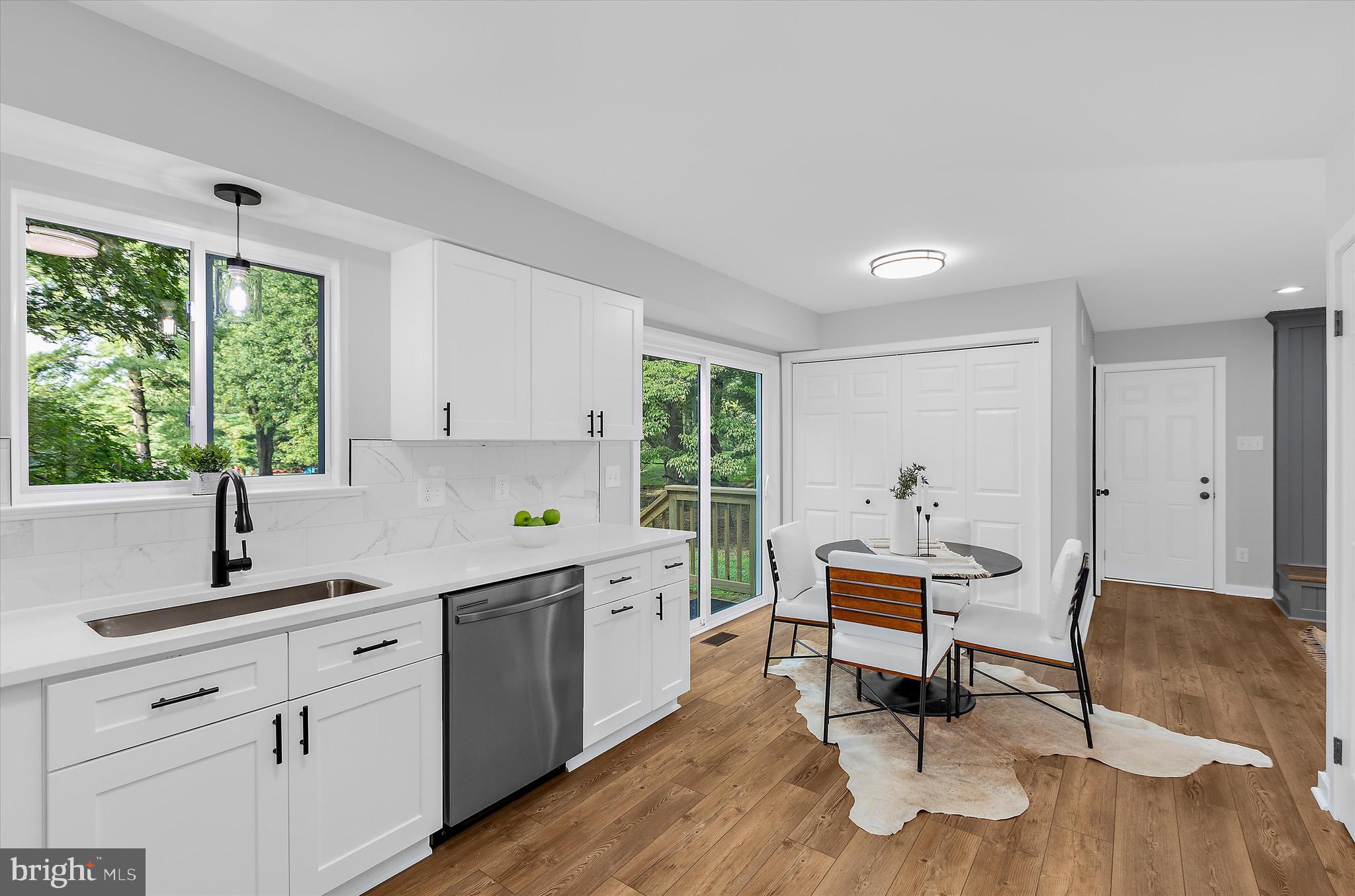 3909 THOROUGHBRED LANE