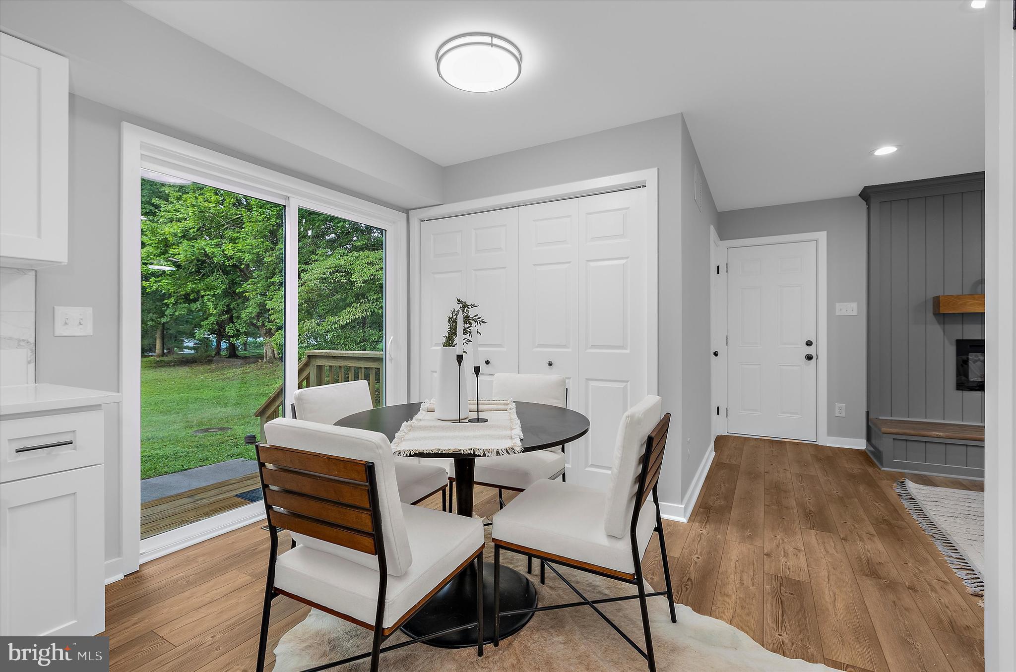 3909 THOROUGHBRED LANE