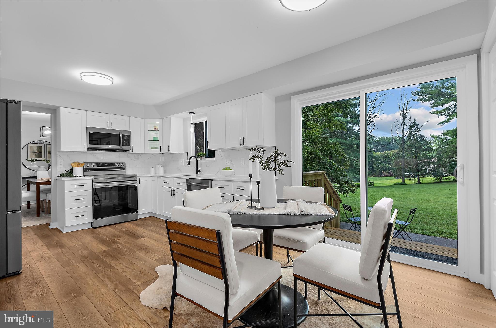 3909 THOROUGHBRED LANE