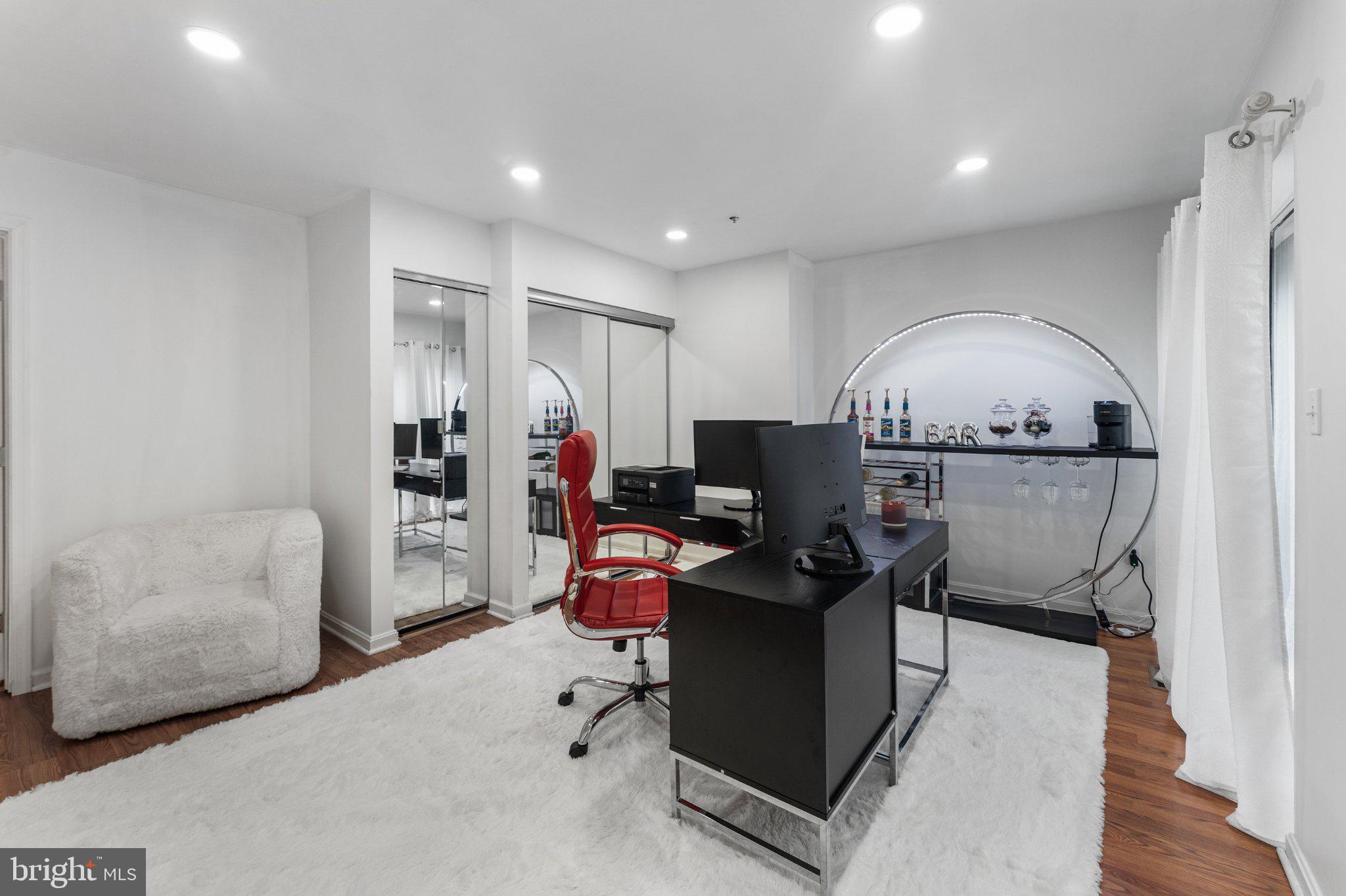 6031 GLEN ROCK