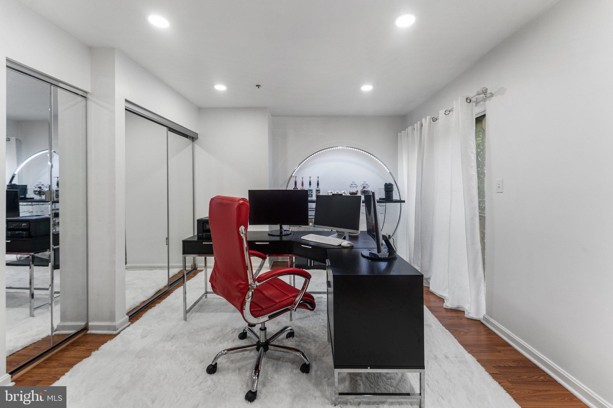 6031 GLEN ROCK