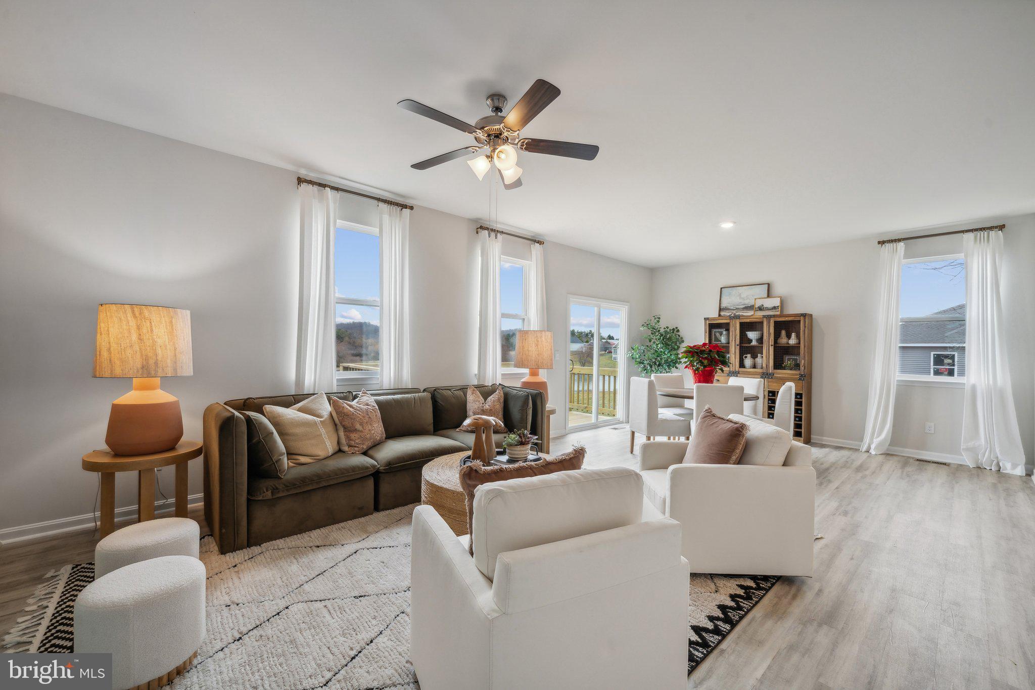 WILLOW LAKE - Residential