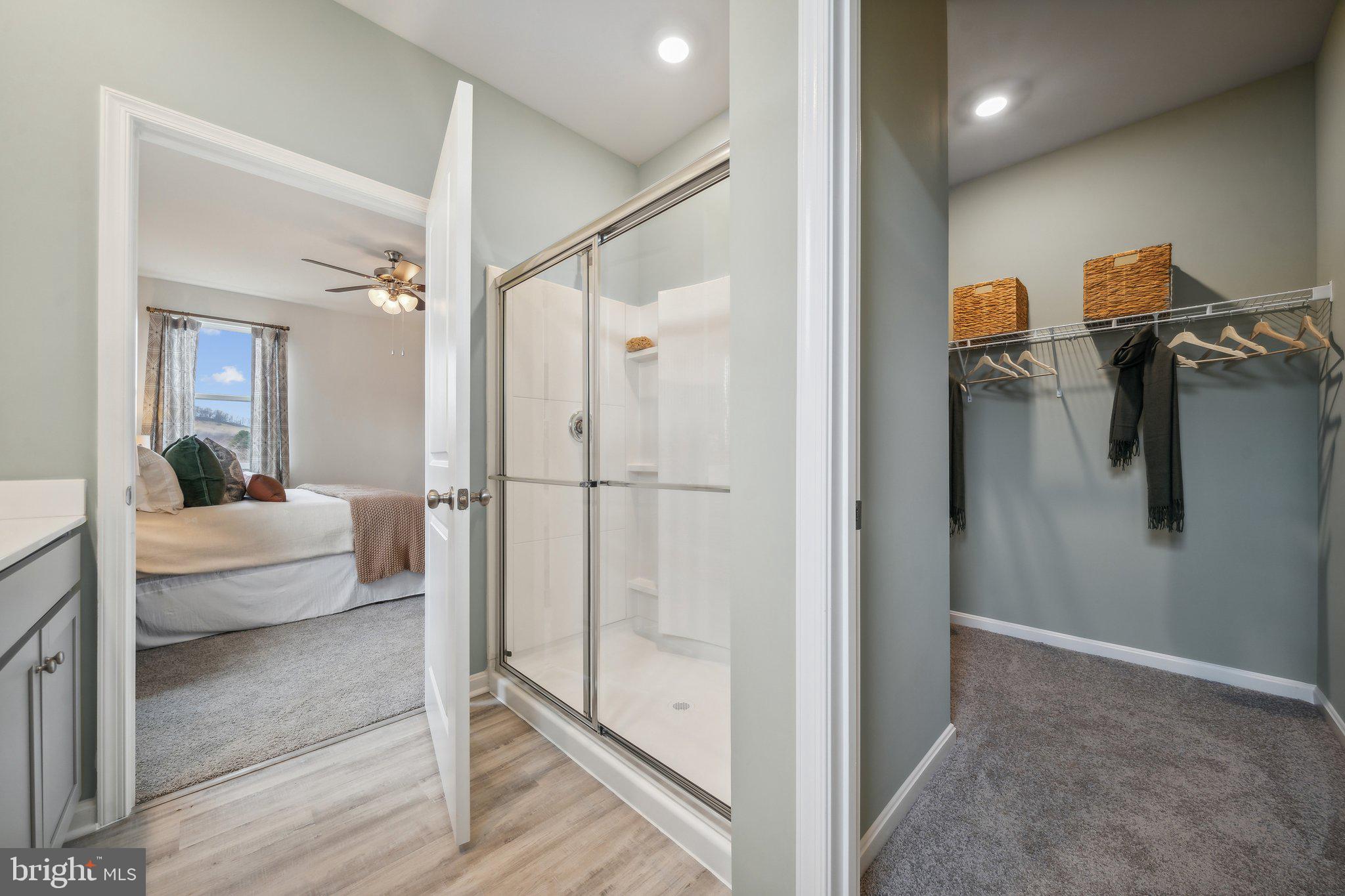 WILLOW LAKE - Residential