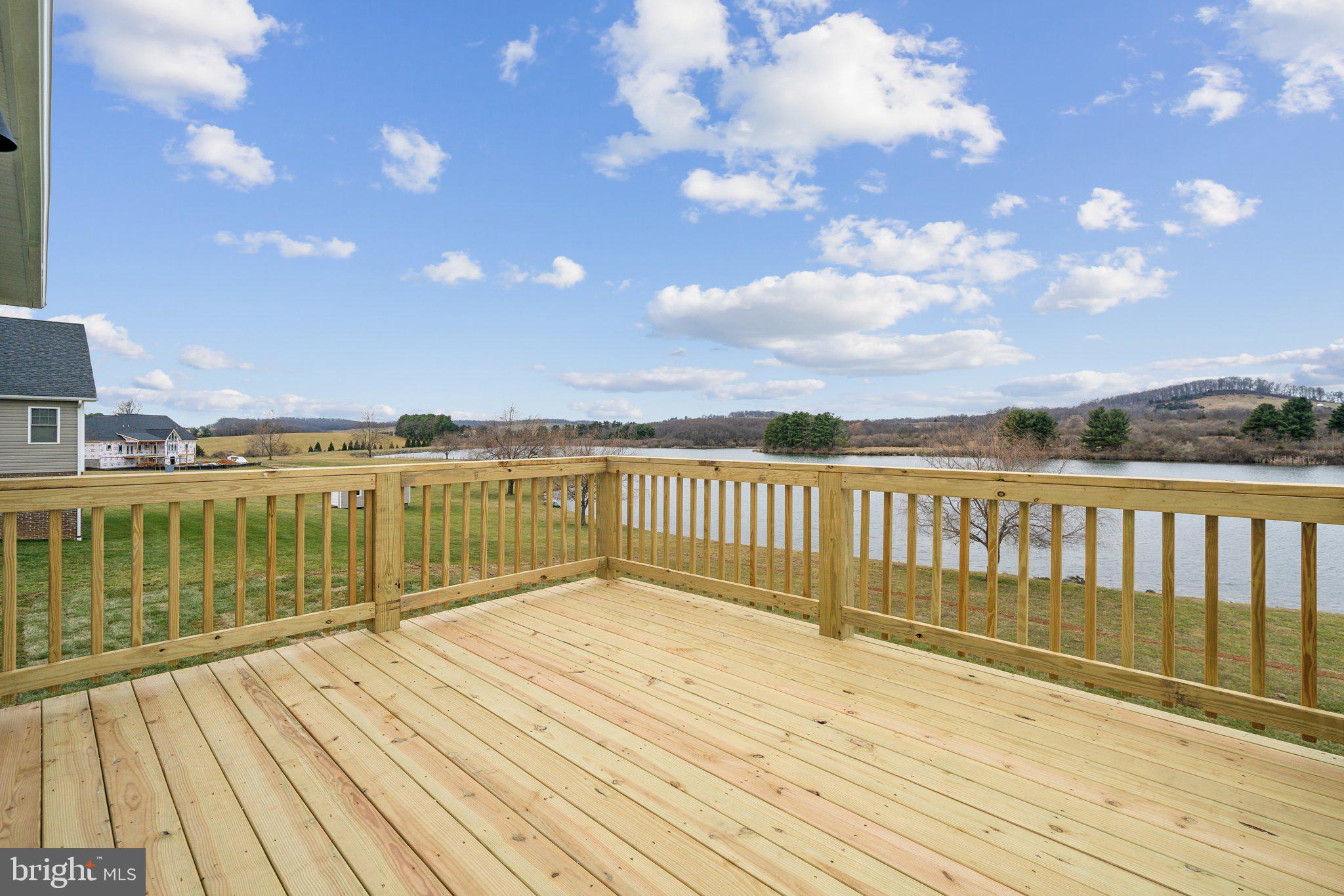 WILLOW LAKE - Residential