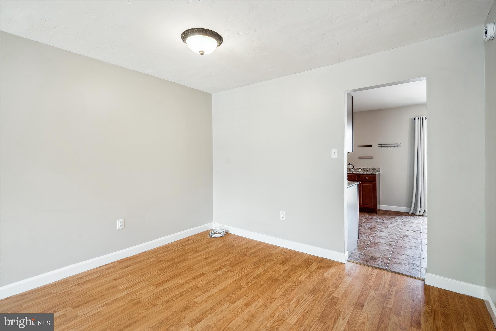 ARBORY CONDO PHASE SIX-R - Residential Lease