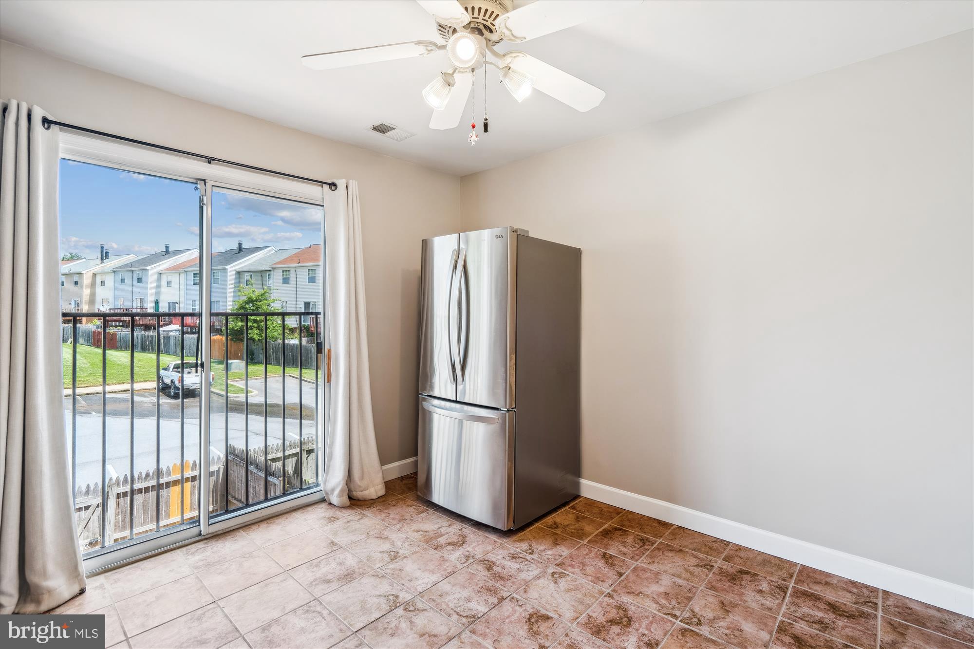 ARBORY CONDO PHASE SIX-R - Residential Lease