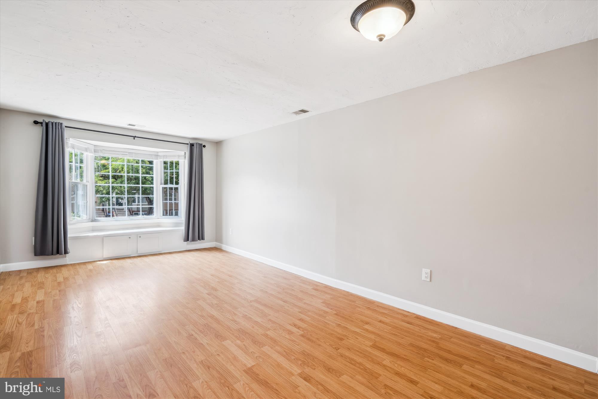 ARBORY CONDO PHASE SIX-R - Residential Lease