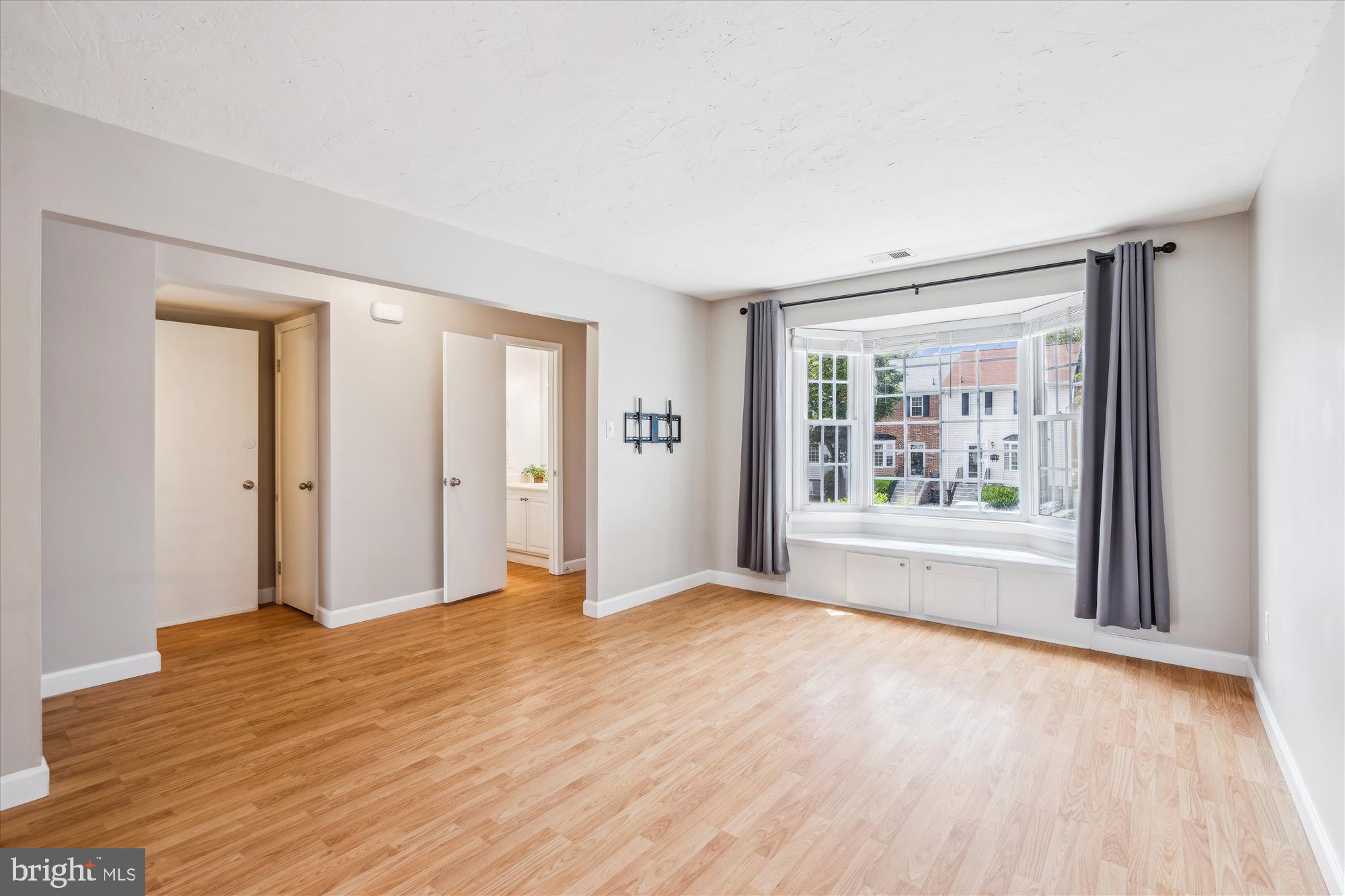 ARBORY CONDO PHASE SIX-R - Residential Lease