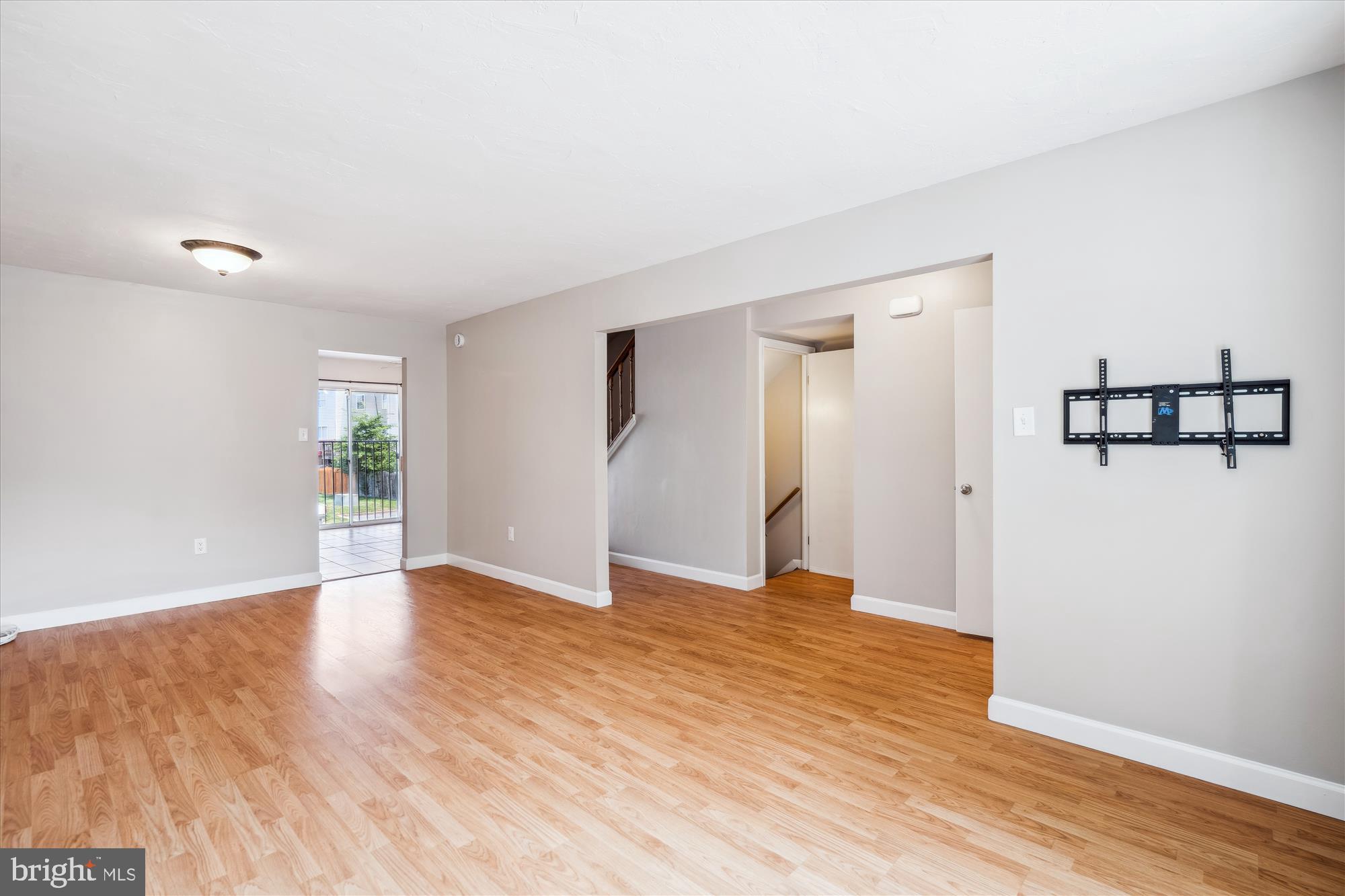 ARBORY CONDO PHASE SIX-R - Residential Lease