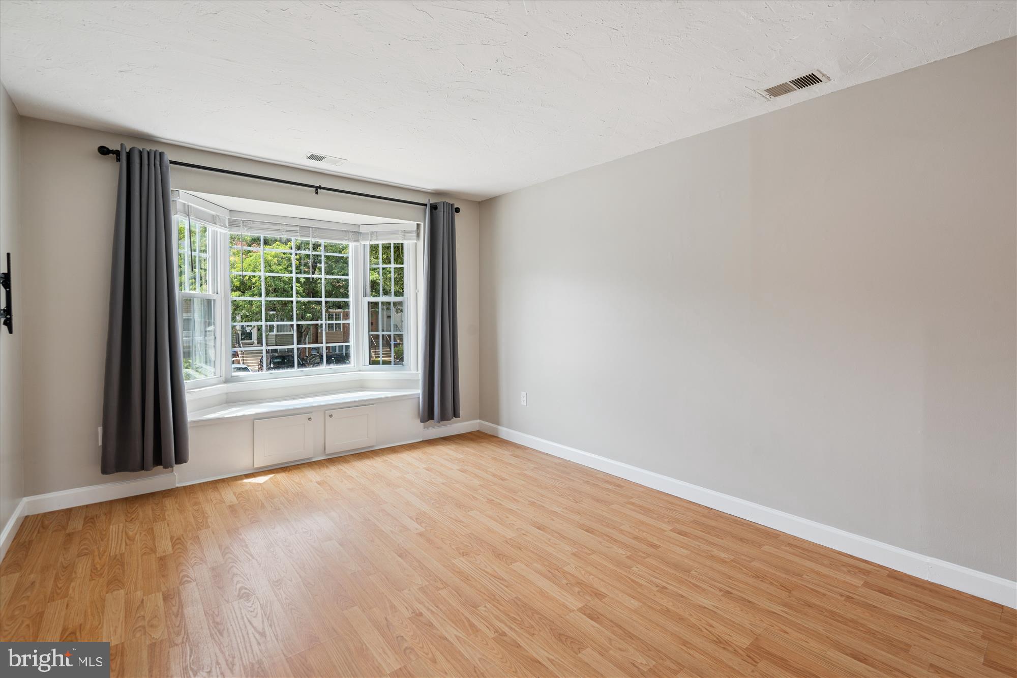 ARBORY CONDO PHASE SIX-R - Residential Lease