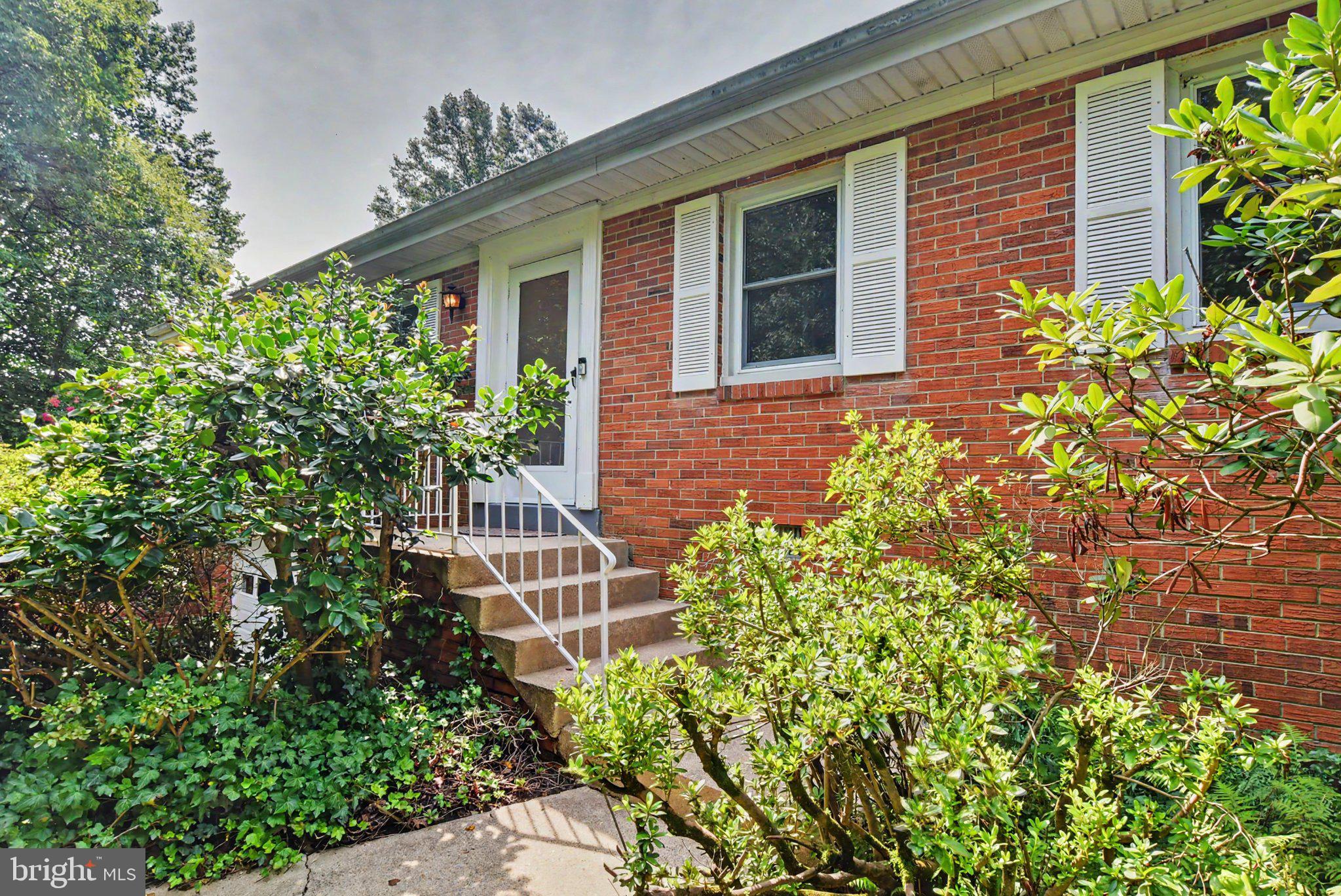 6303 MALLARD LANE