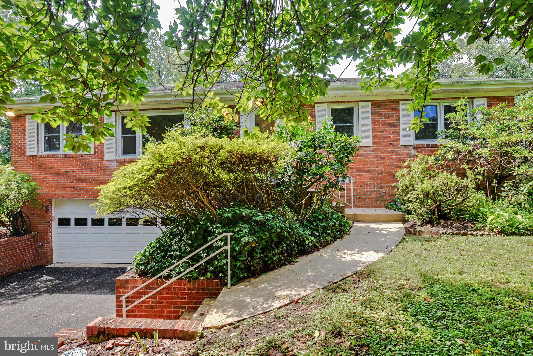 6303 MALLARD LANE