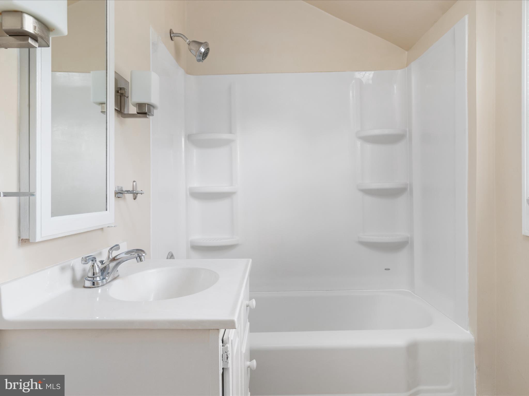 RIDGEVIEW - Residential Lease