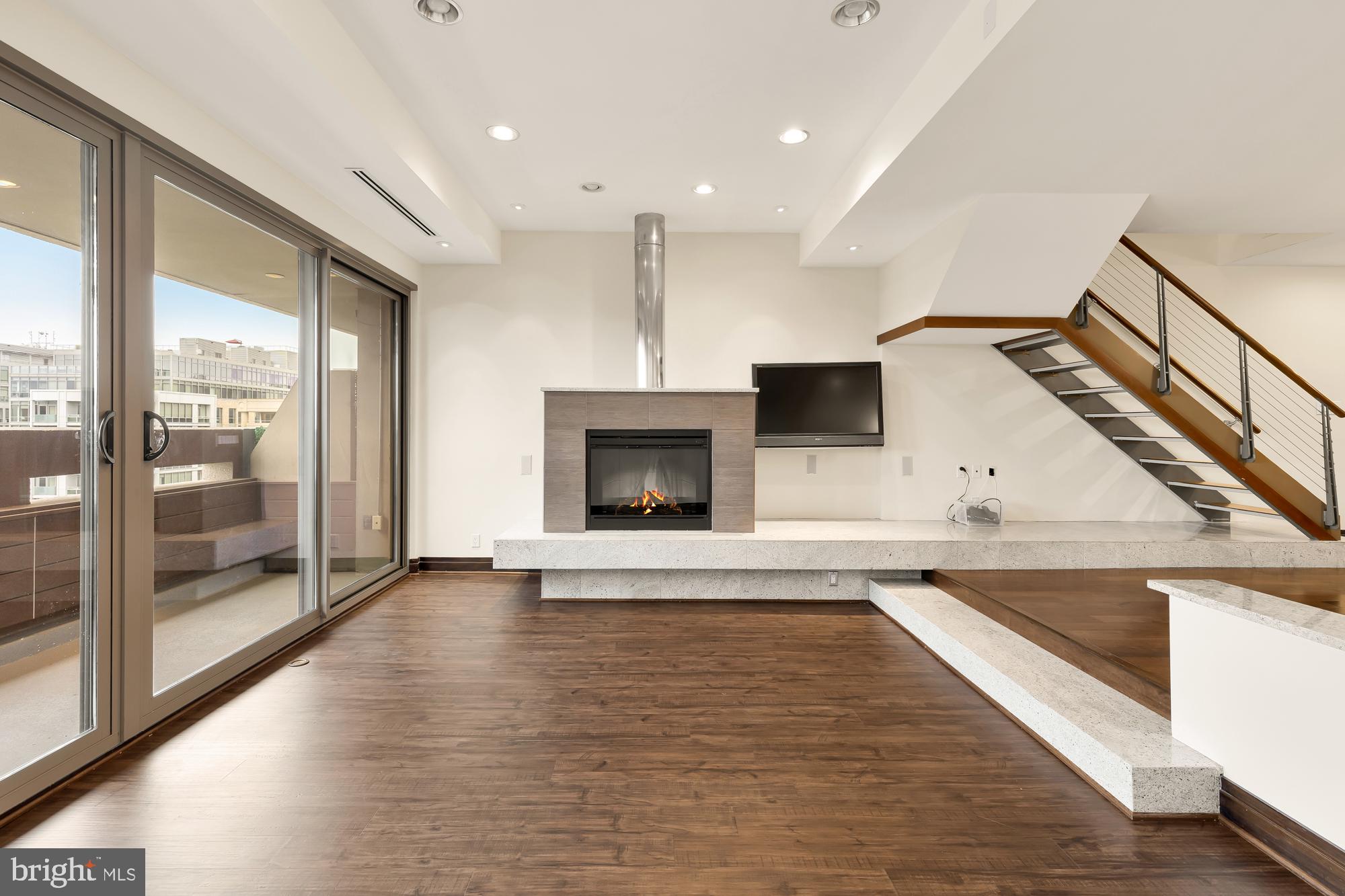 2501 M STREET NW 718