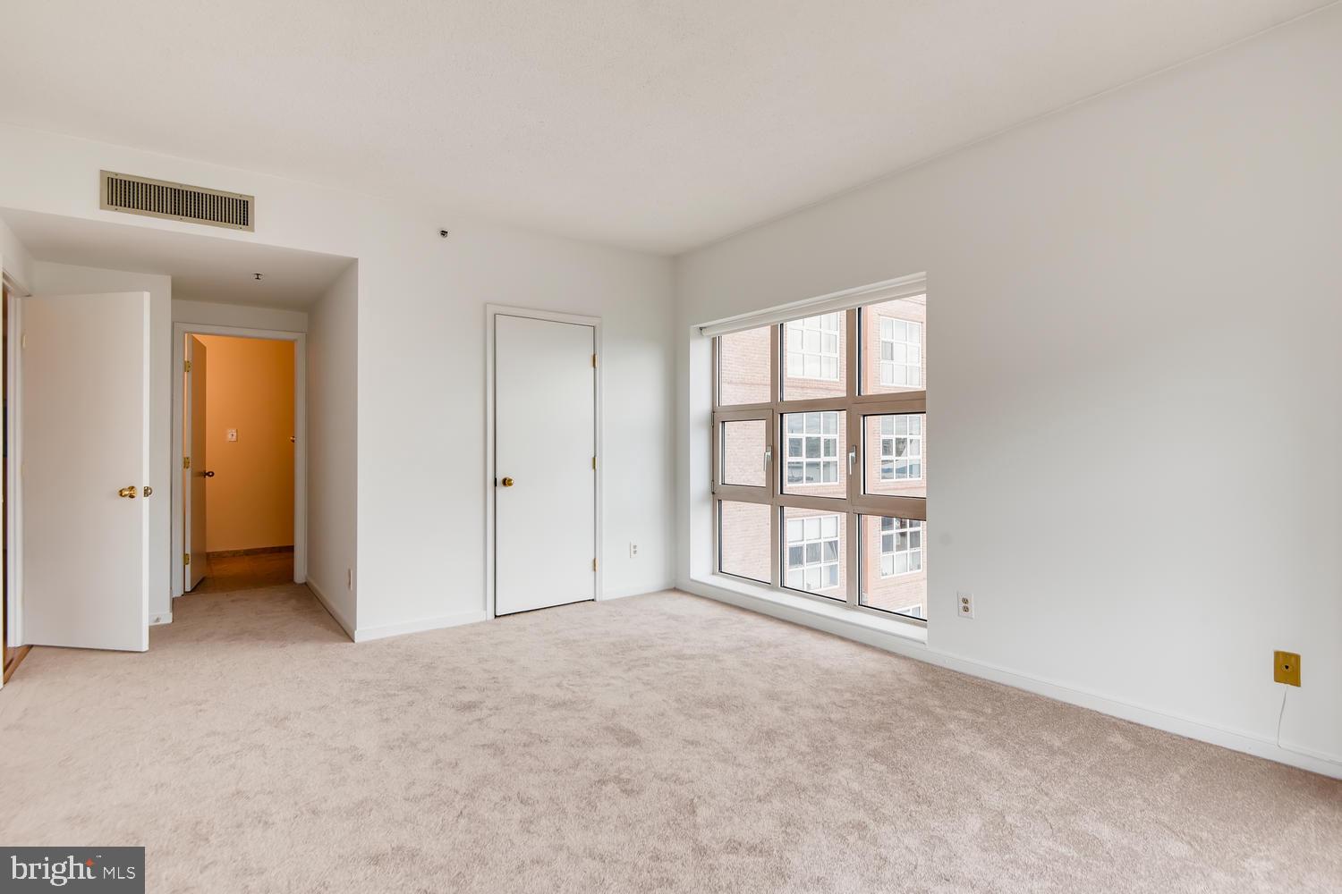 HARBOR EAST - Residential