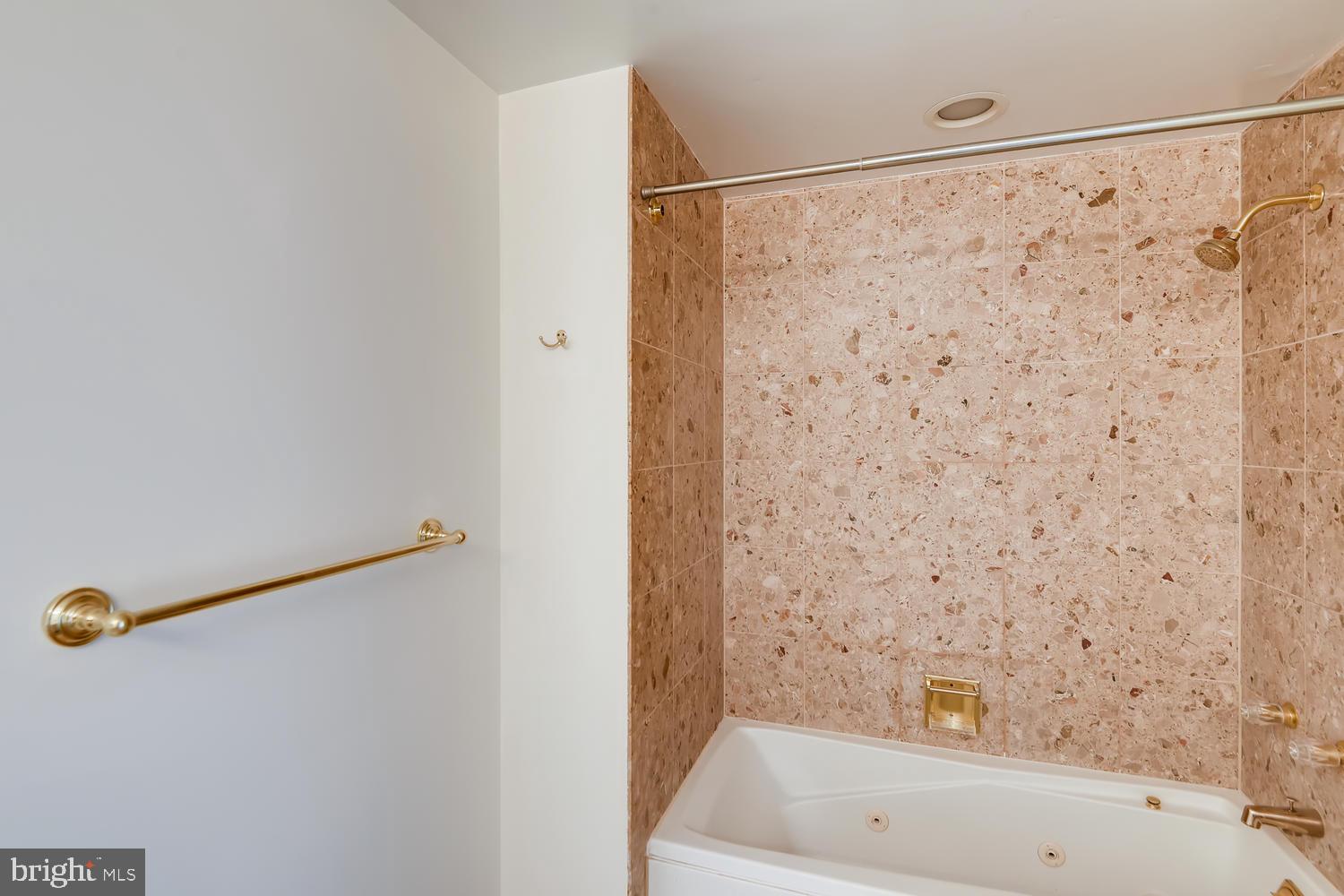 HARBOR EAST - Residential