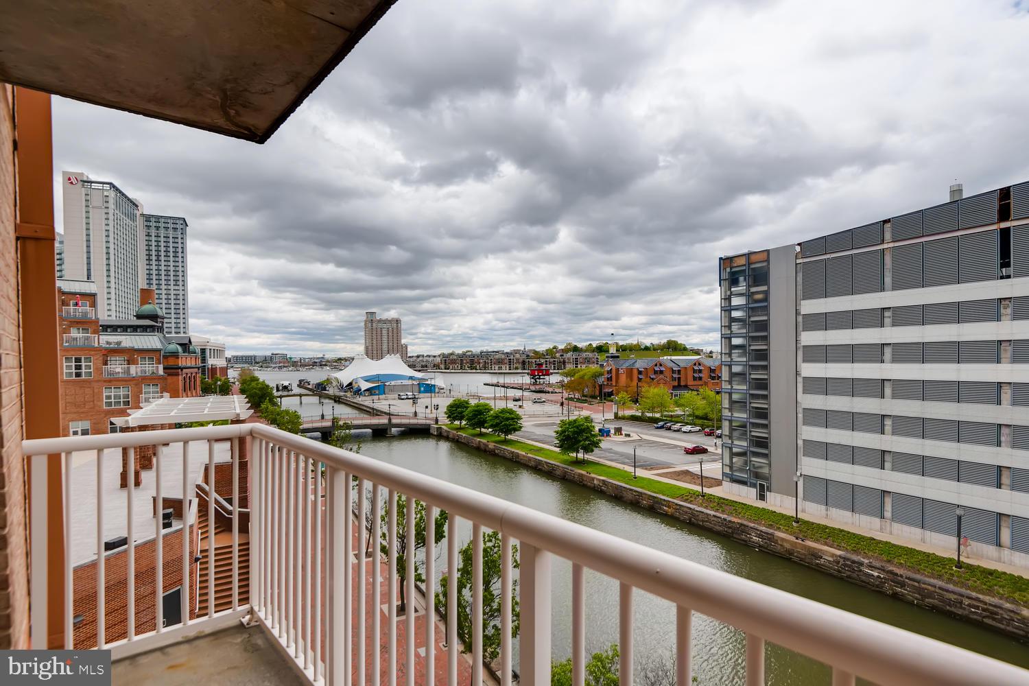 HARBOR EAST - Residential